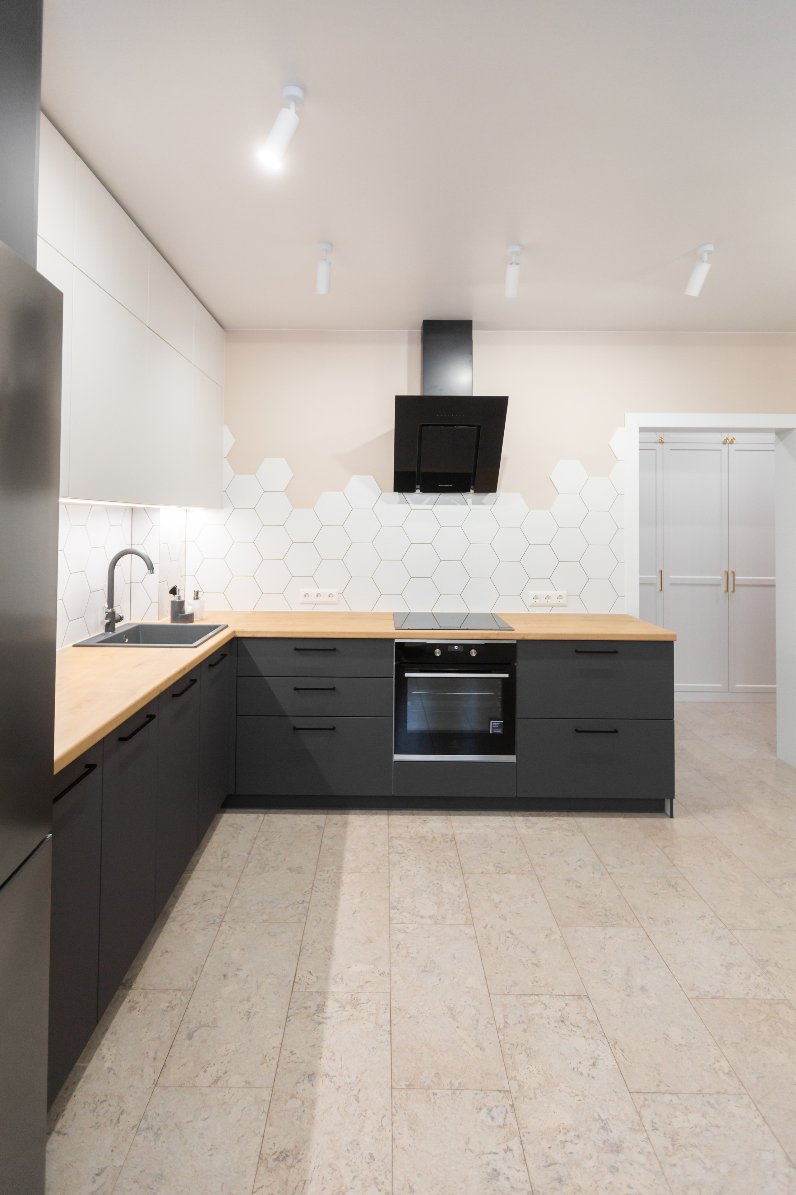 Кухня на заказ в г. Томск Северный Парк| Кухни Шкафы заказать. ГУДРУМ — Мебель на заказ в Томске | Кухни | Шкафы | Стулья и Столы