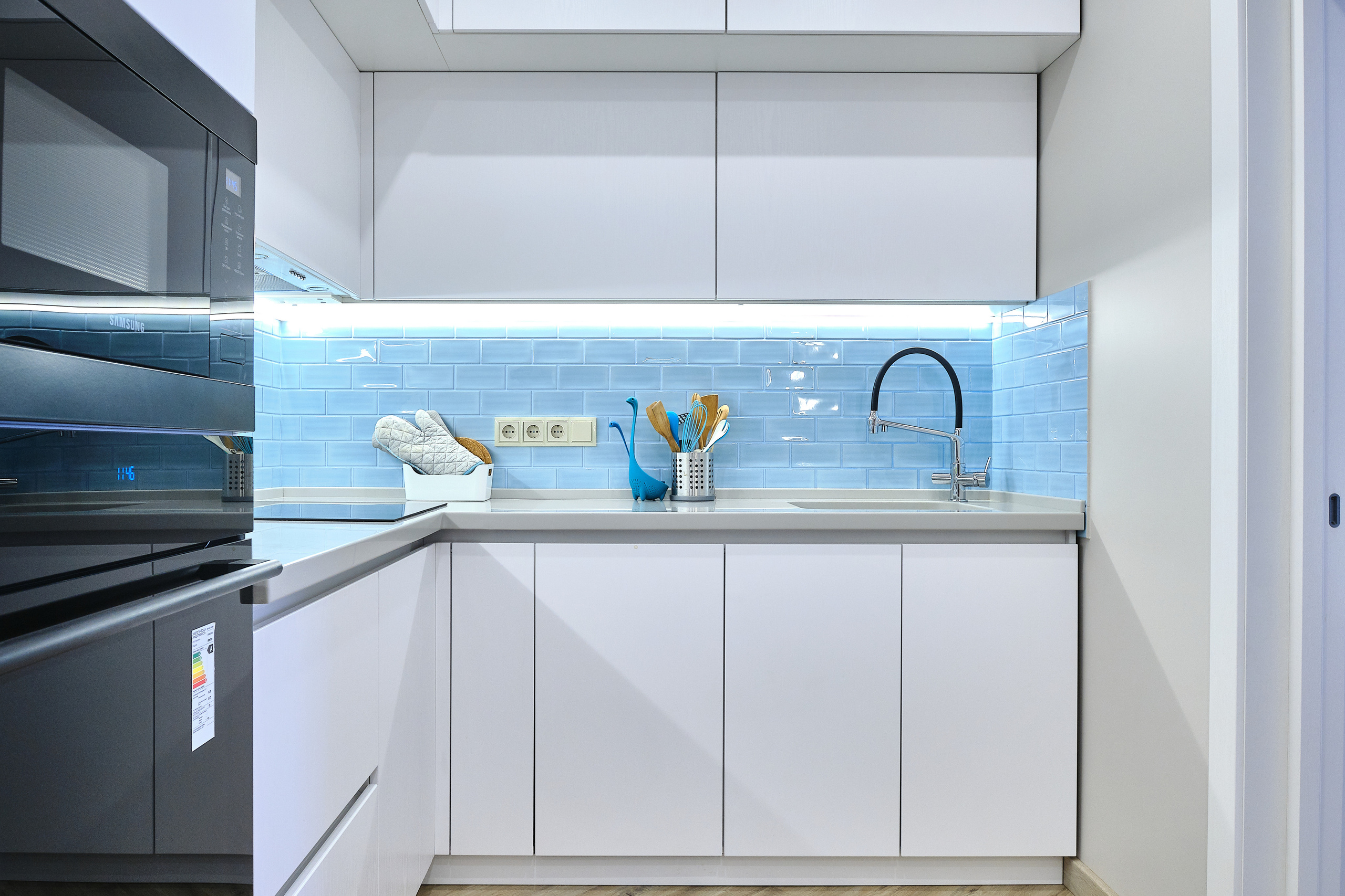 Кухня на заказ в Томске на ул.Гоголя Томск| Мебель Кухни Шкафы. ГУДРУМ — Мебель на заказ в Томске | Кухни | Шкафы | Стулья и Столы