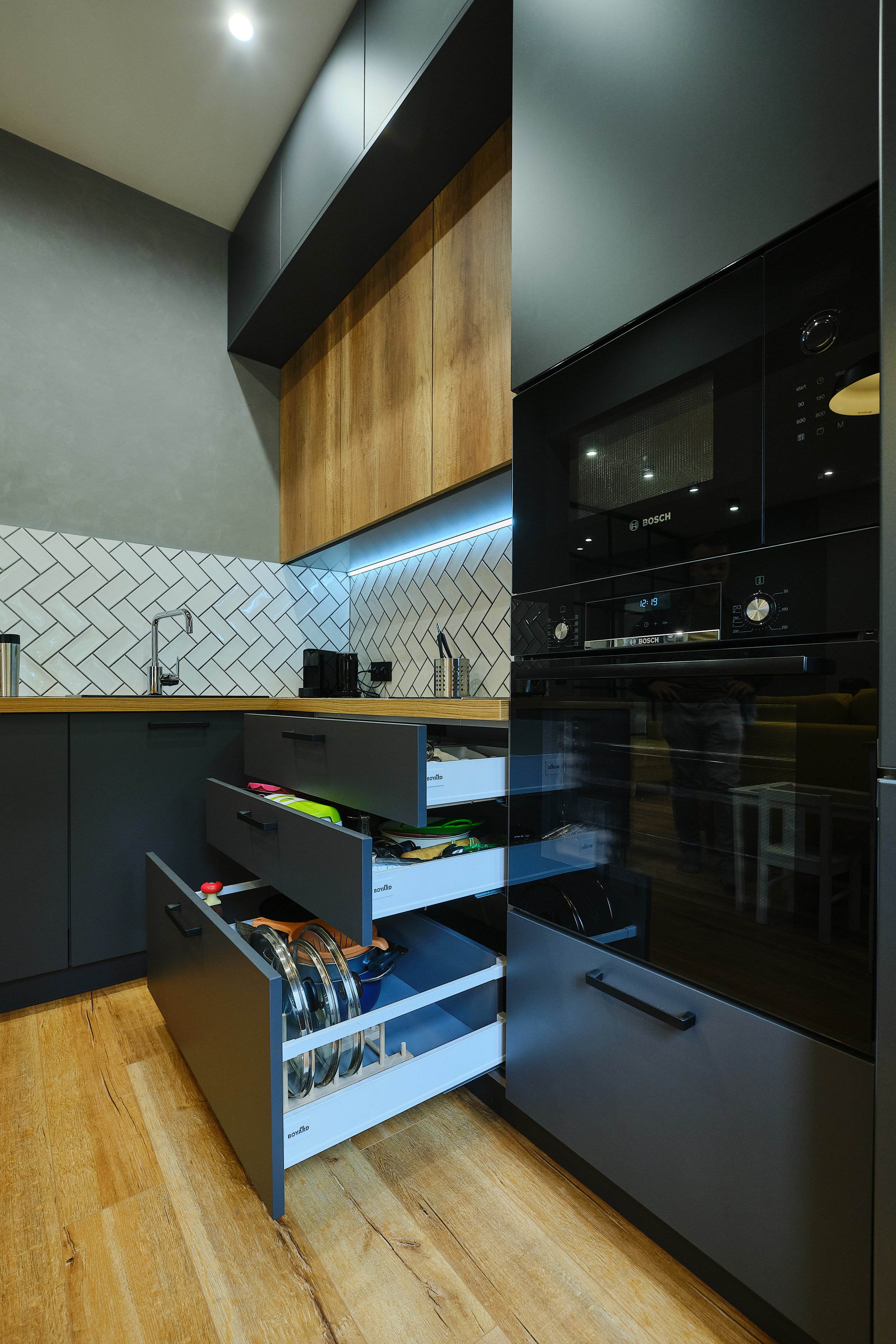 Кухня на заказ в Томске на ул.Карташова Томск| Мебель Кухни Шкафы. ГУДРУМ — Мебель на заказ в Томске | Кухни | Шкафы | Стулья и Столы