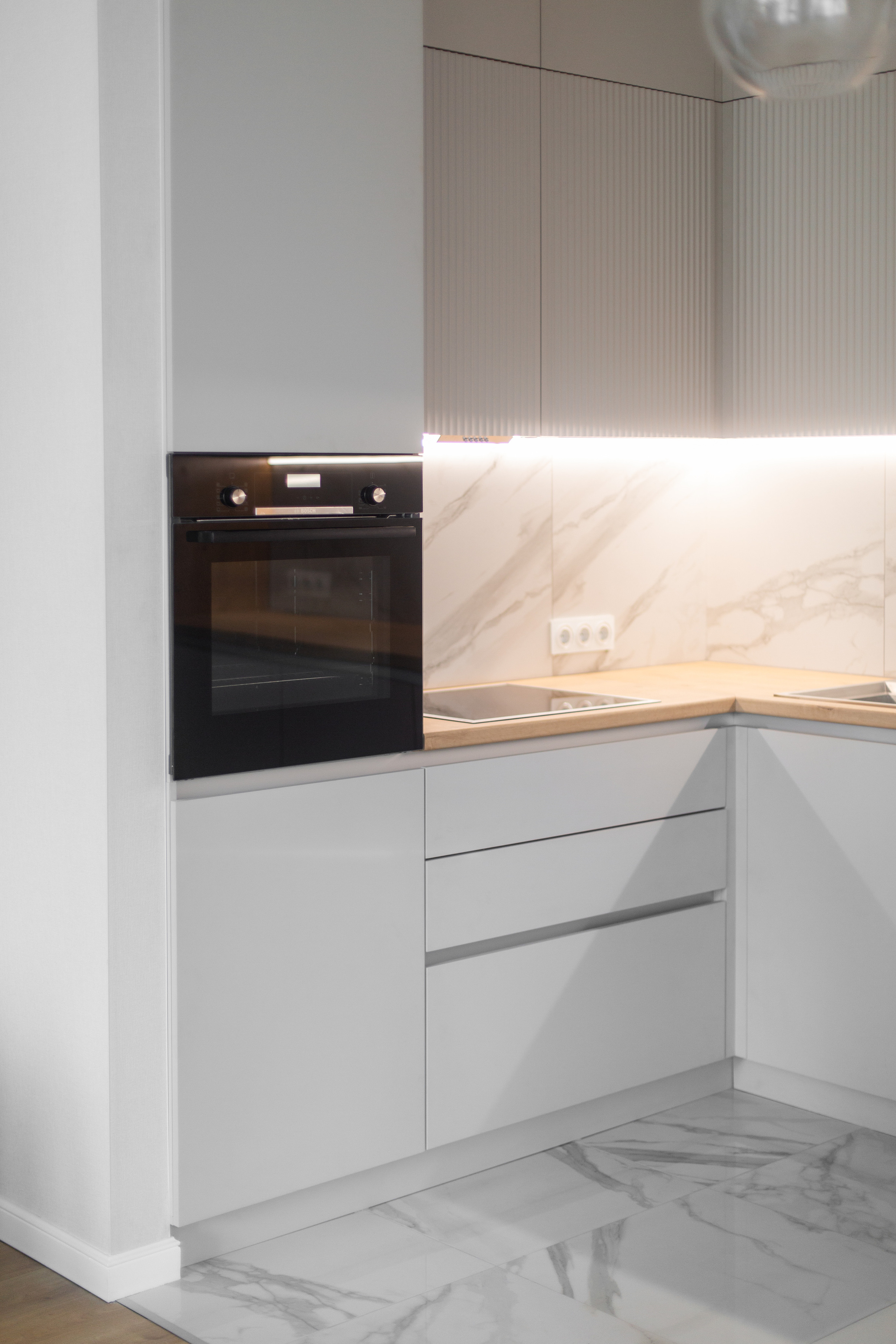 Кухня на заказ в Томске пер. Нечевский | Мебель Кухни Шкафы заказать. ГУДРУМ — Мебель на заказ в Томске | Кухни | Шкафы | Стулья и Столы