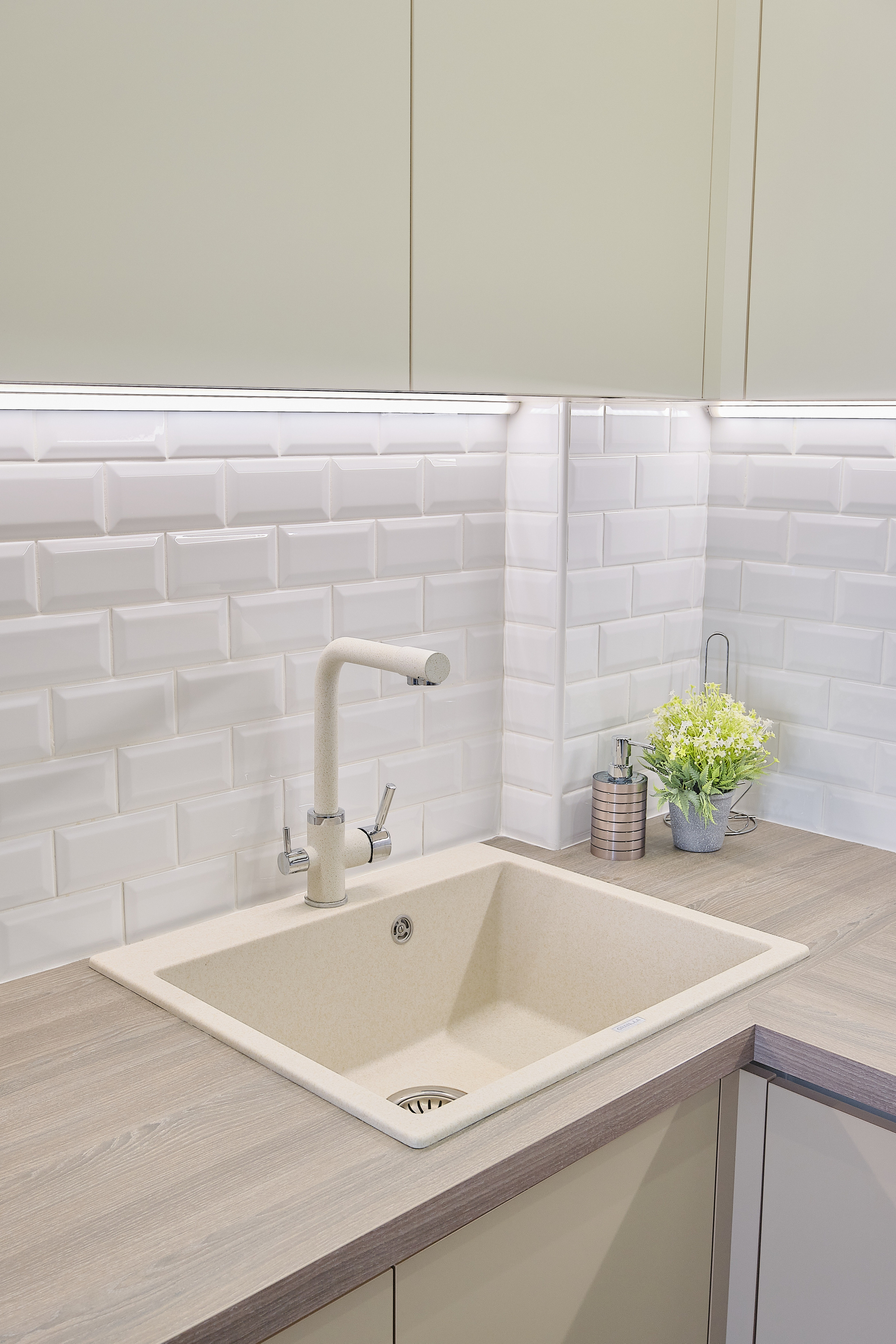 Кухня на заказ в Томске на ул.Береговая Томск| Мебель Кухни Шкафы. ГУДРУМ — Мебель на заказ в Томске | Кухни | Шкафы | Стулья и Столы