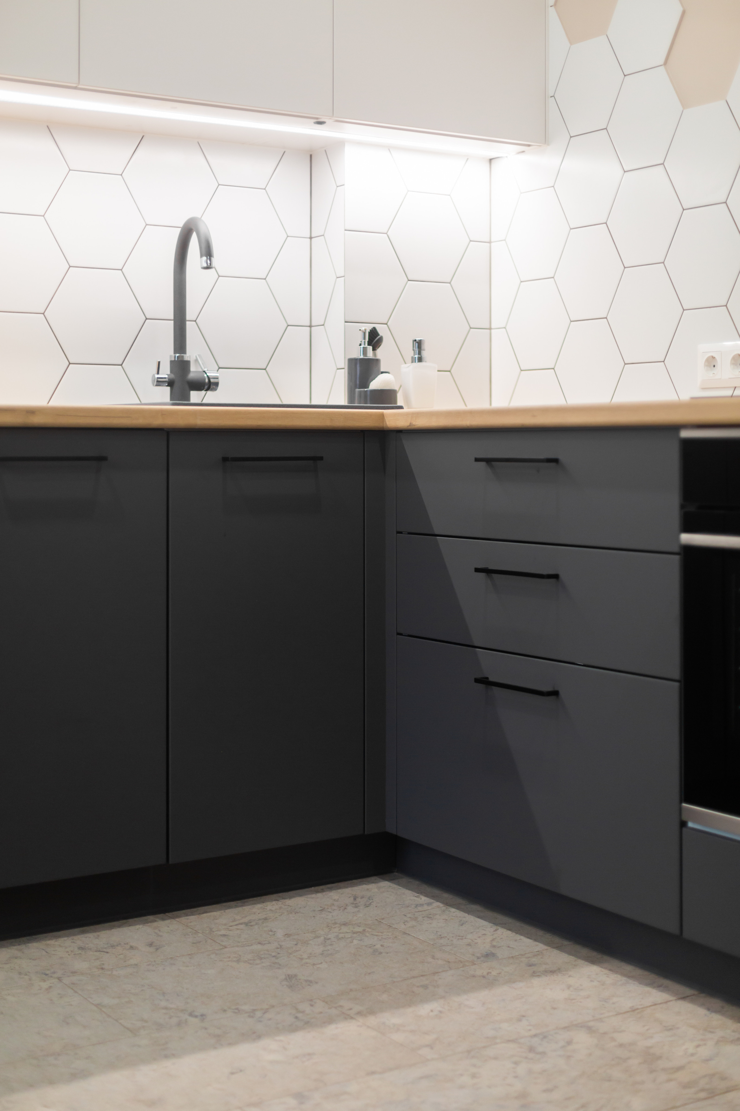 Кухня на заказ в г. Томск Северный Парк| Кухни Шкафы заказать. ГУДРУМ — Мебель на заказ в Томске | Кухни | Шкафы | Стулья и Столы