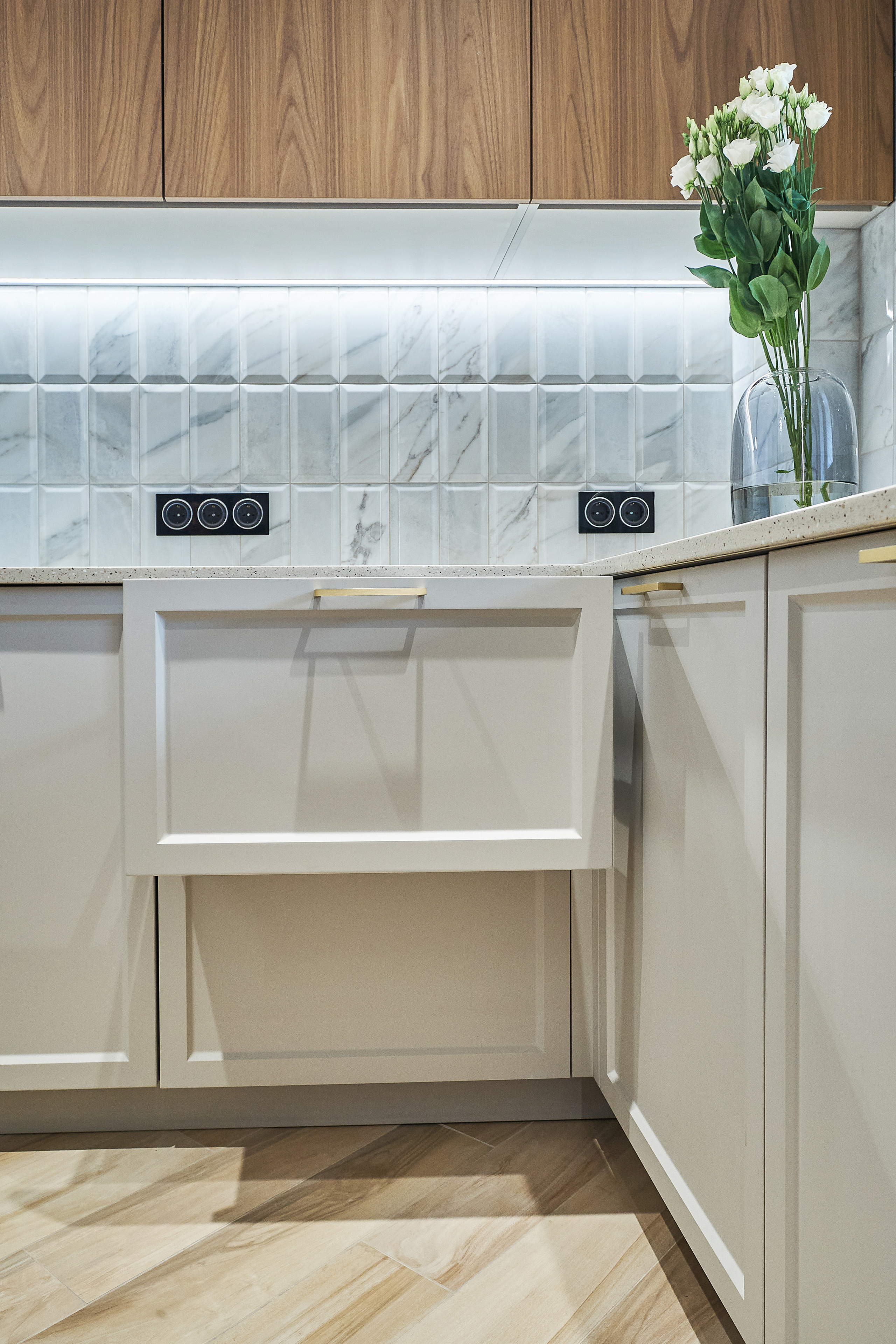 Кухня на заказ на ул.Красноармейская Томск по индивидуальному размеру. ГУДРУМ — Мебель на заказ в Томске | Кухни | Шкафы | Стулья и Столы