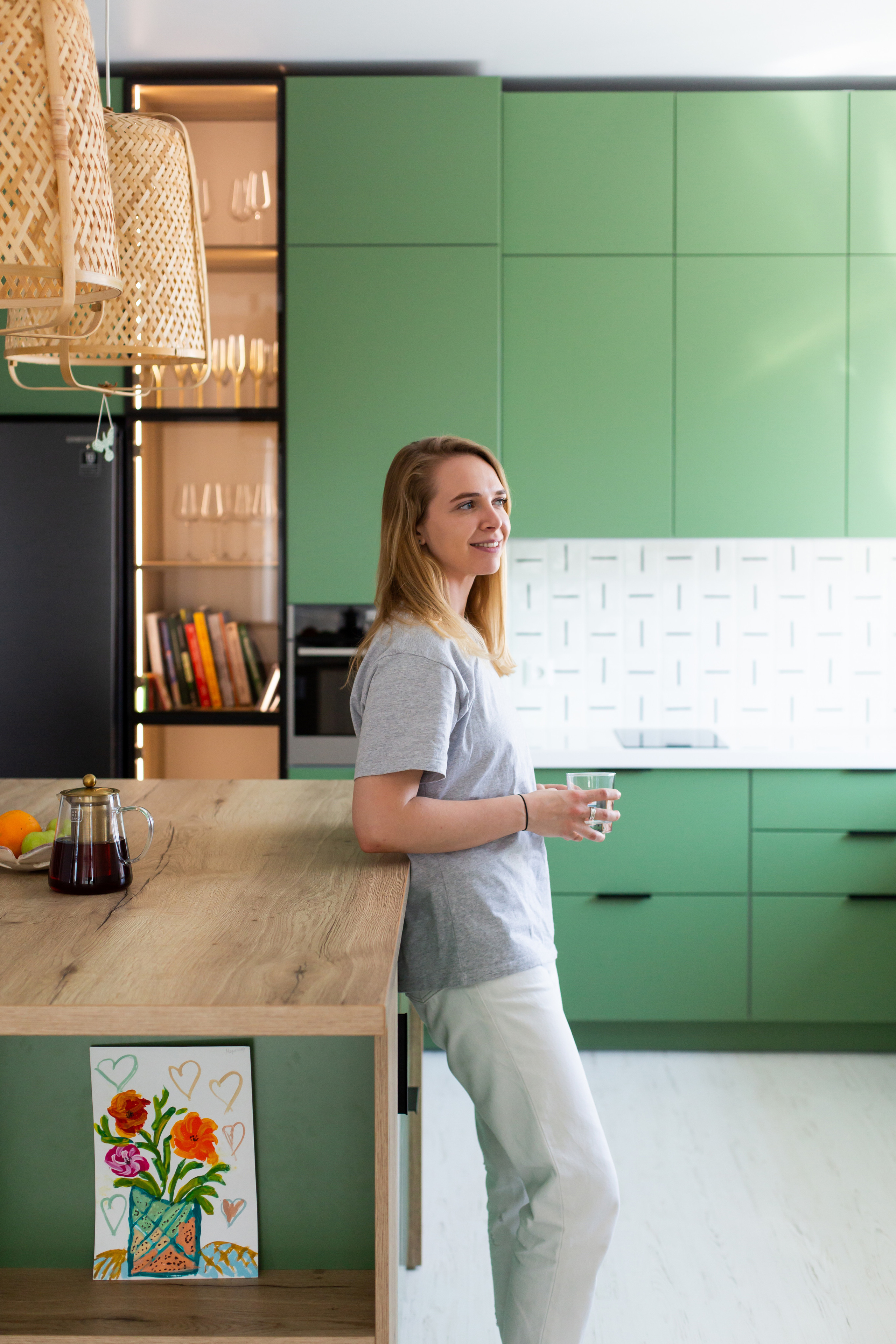 Кухня на заказ в Томске Холмы Village | Мебель Кухни Шкафы заказать. ГУДРУМ — Мебель на заказ в Томске | Кухни | Шкафы | Стулья и Столы