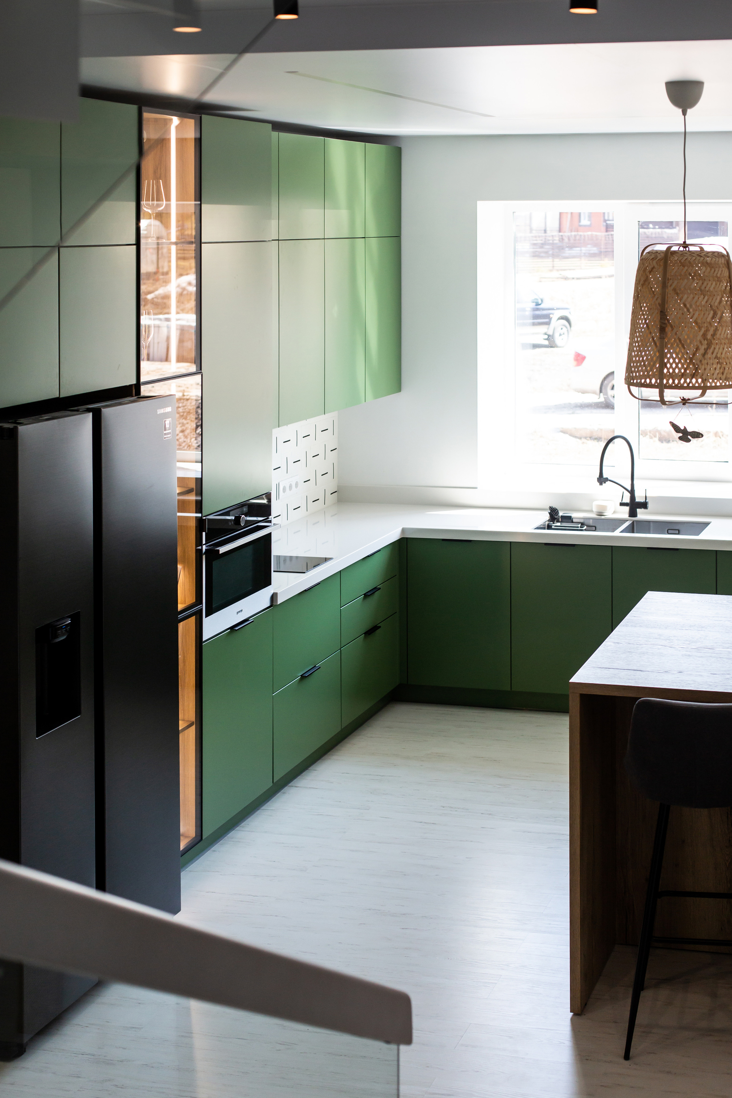 Кухня на заказ в Томске Холмы Village | Мебель Кухни Шкафы заказать. ГУДРУМ — Мебель на заказ в Томске | Кухни | Шкафы | Стулья и Столы