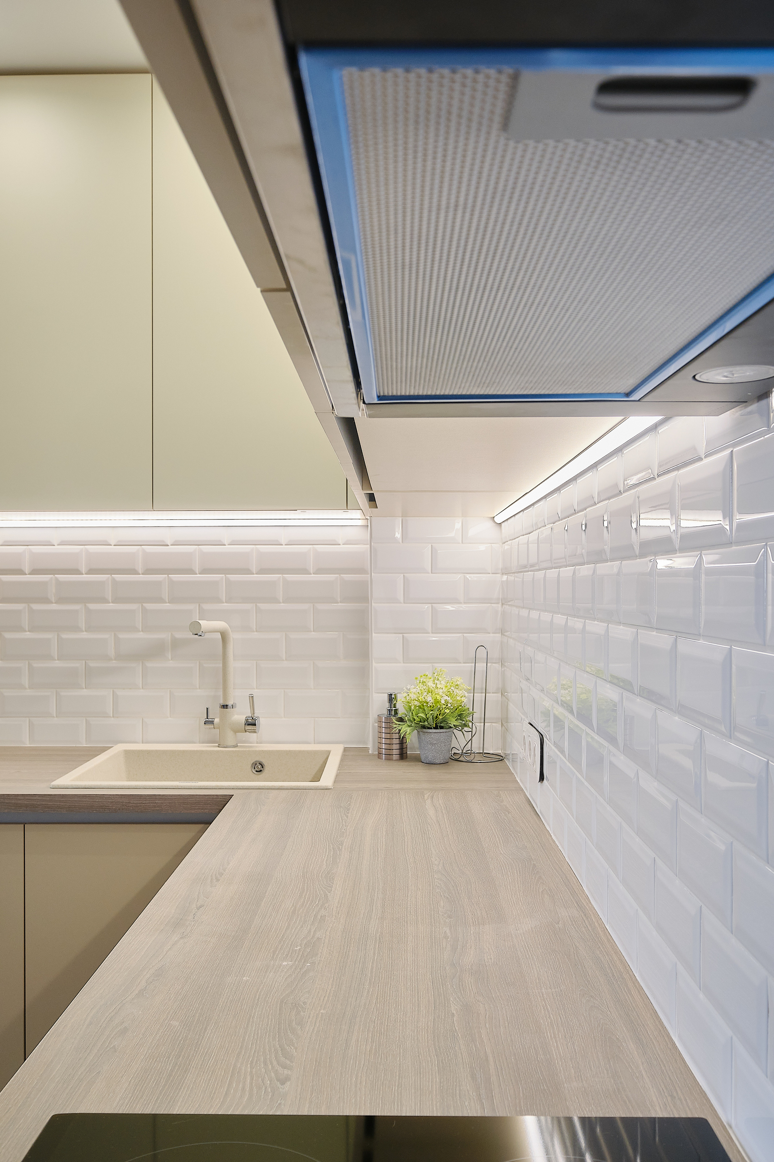 Кухня на заказ в Томске на ул.Береговая Томск| Мебель Кухни Шкафы. ГУДРУМ — Мебель на заказ в Томске | Кухни | Шкафы | Стулья и Столы