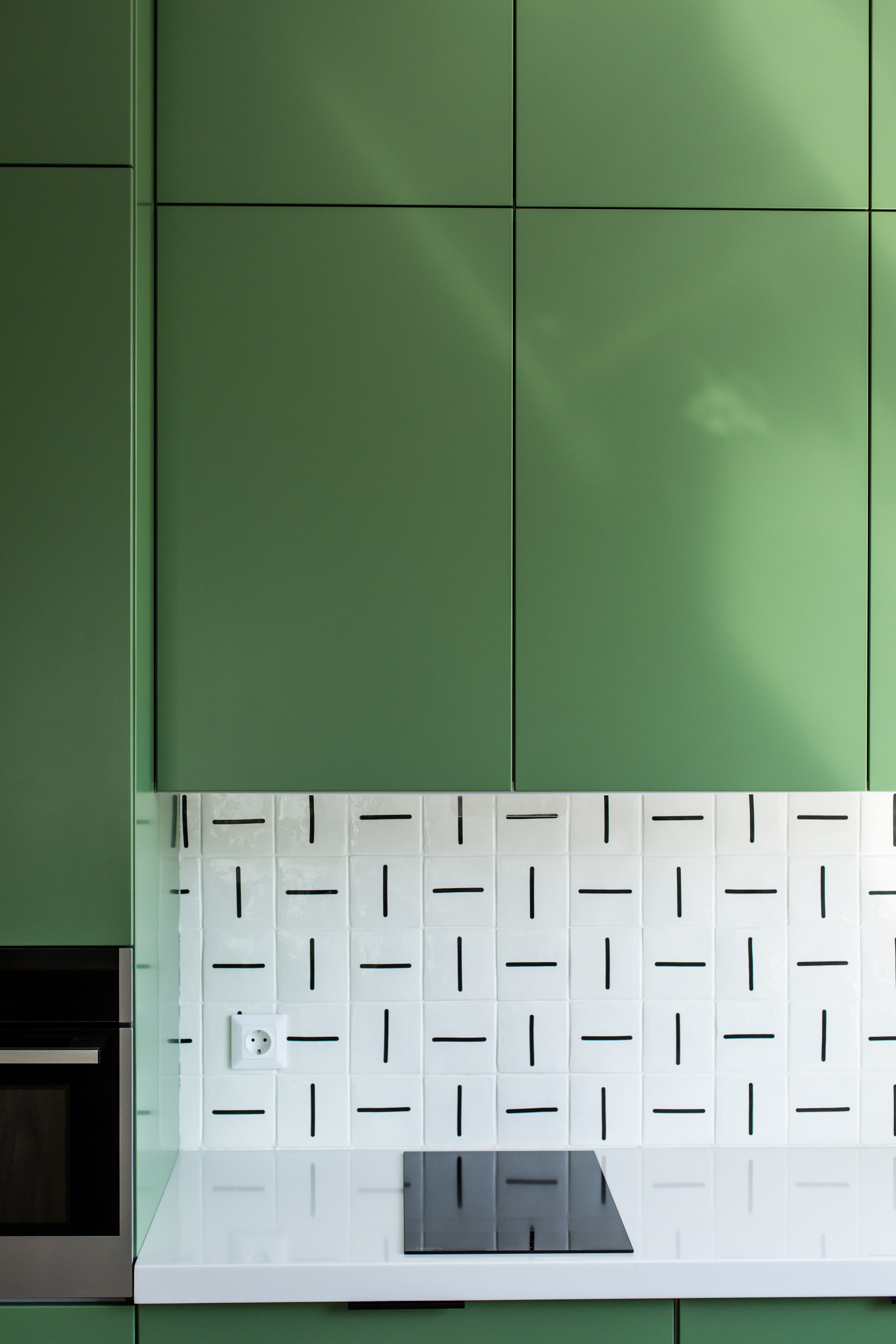 Кухня на заказ в Томске Холмы Village | Мебель Кухни Шкафы заказать. ГУДРУМ — Мебель на заказ в Томске | Кухни | Шкафы | Стулья и Столы