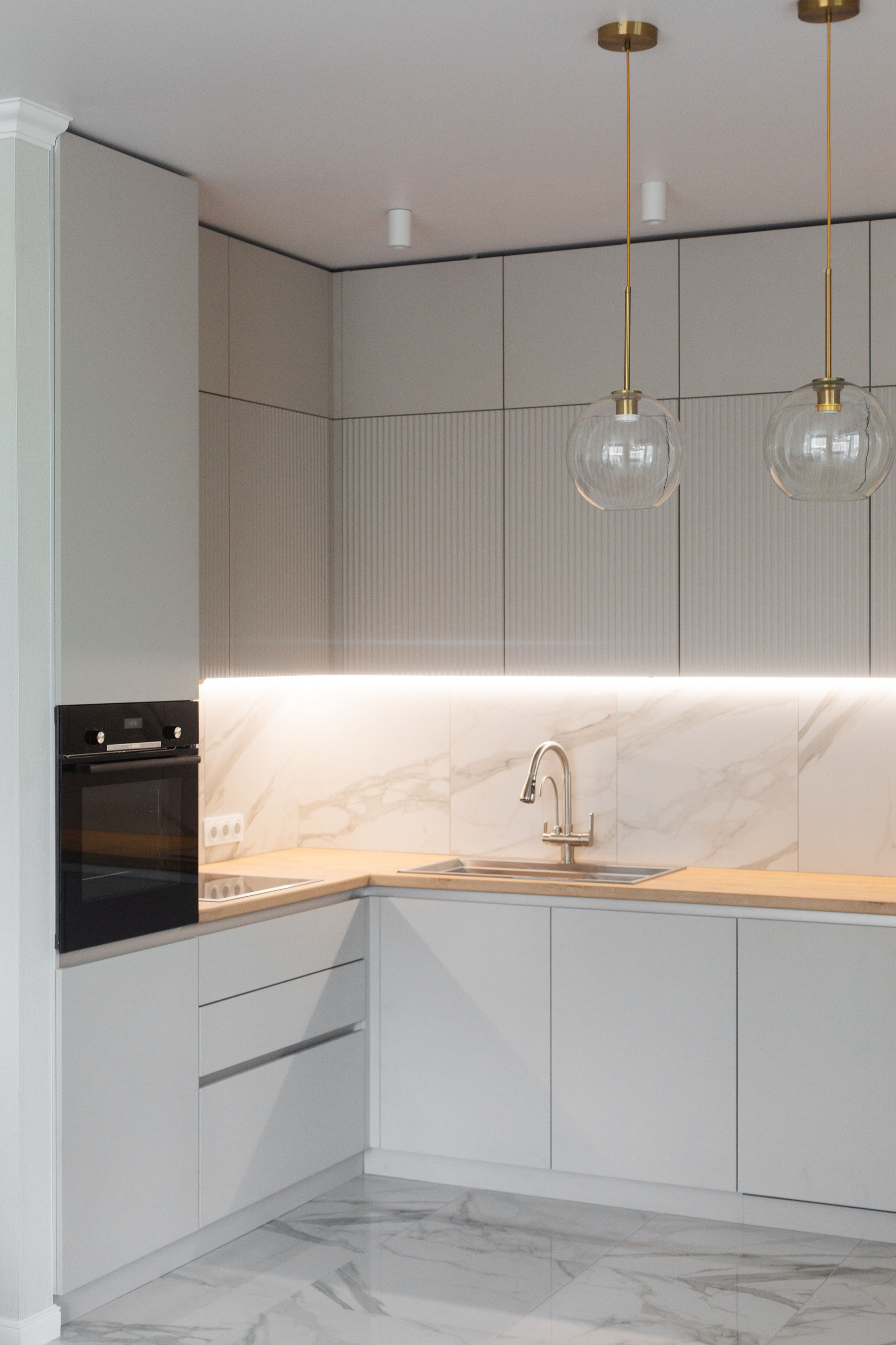 Кухня на заказ в Томске пер. Нечевский | Мебель Кухни Шкафы заказать. ГУДРУМ — Мебель на заказ в Томске | Кухни | Шкафы | Стулья и Столы