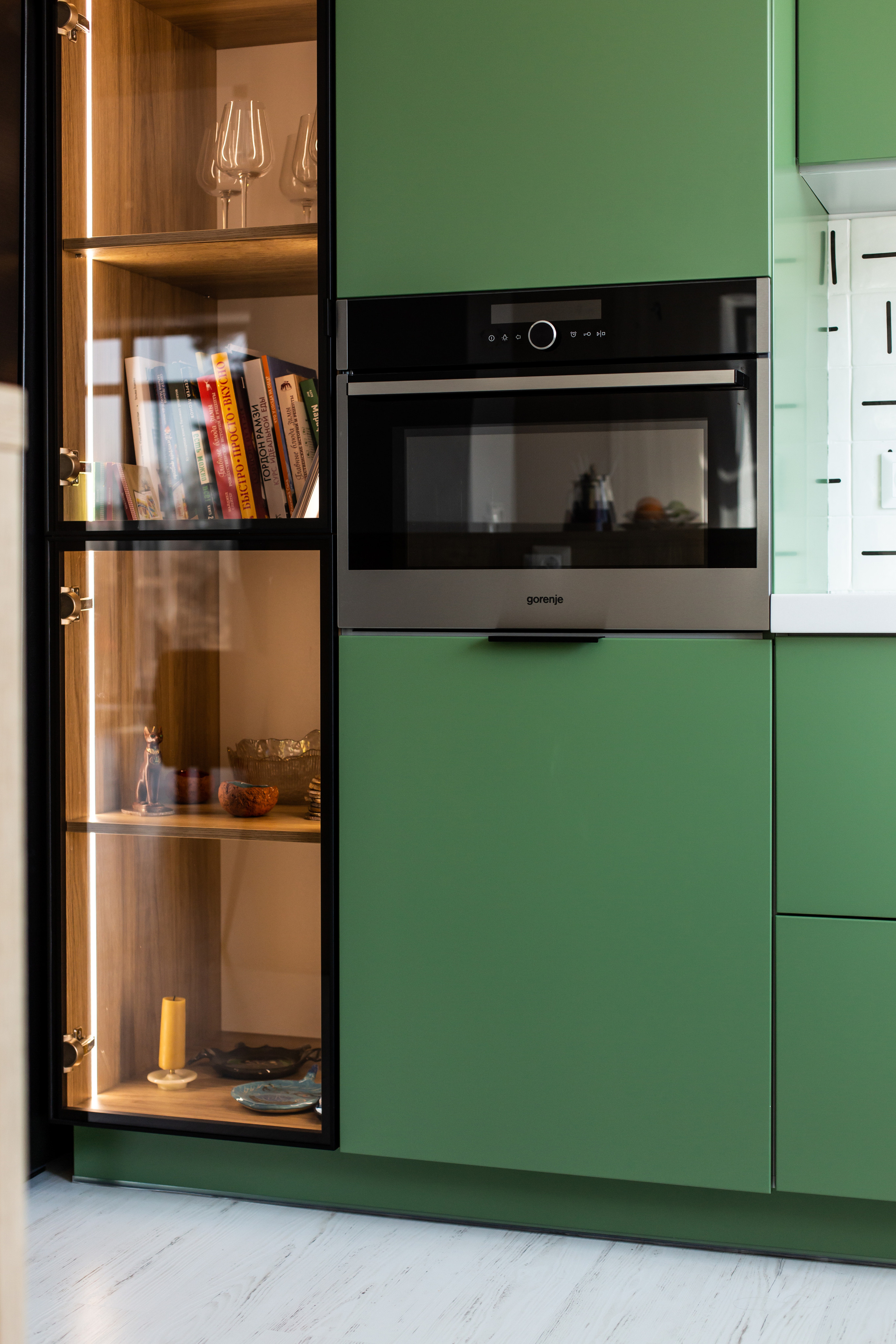 Кухня на заказ в Томске Холмы Village | Мебель Кухни Шкафы заказать. ГУДРУМ — Мебель на заказ в Томске | Кухни | Шкафы | Стулья и Столы