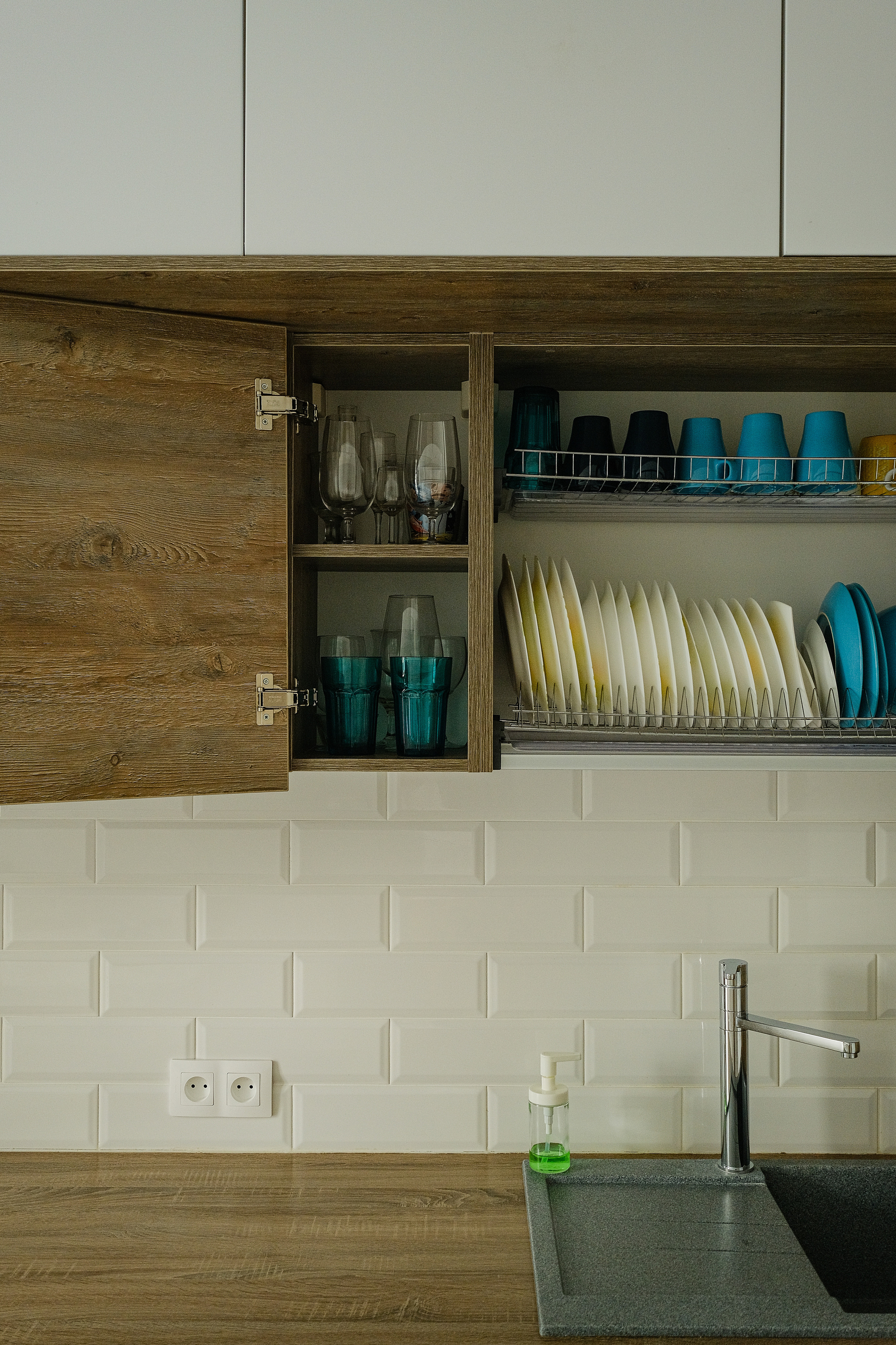 Кухня на заказ в Томске на пер. Овражный Томск| Мебель Кухни Шкафы. ГУДРУМ — Мебель на заказ в Томске | Кухни | Шкафы | Стулья и Столы