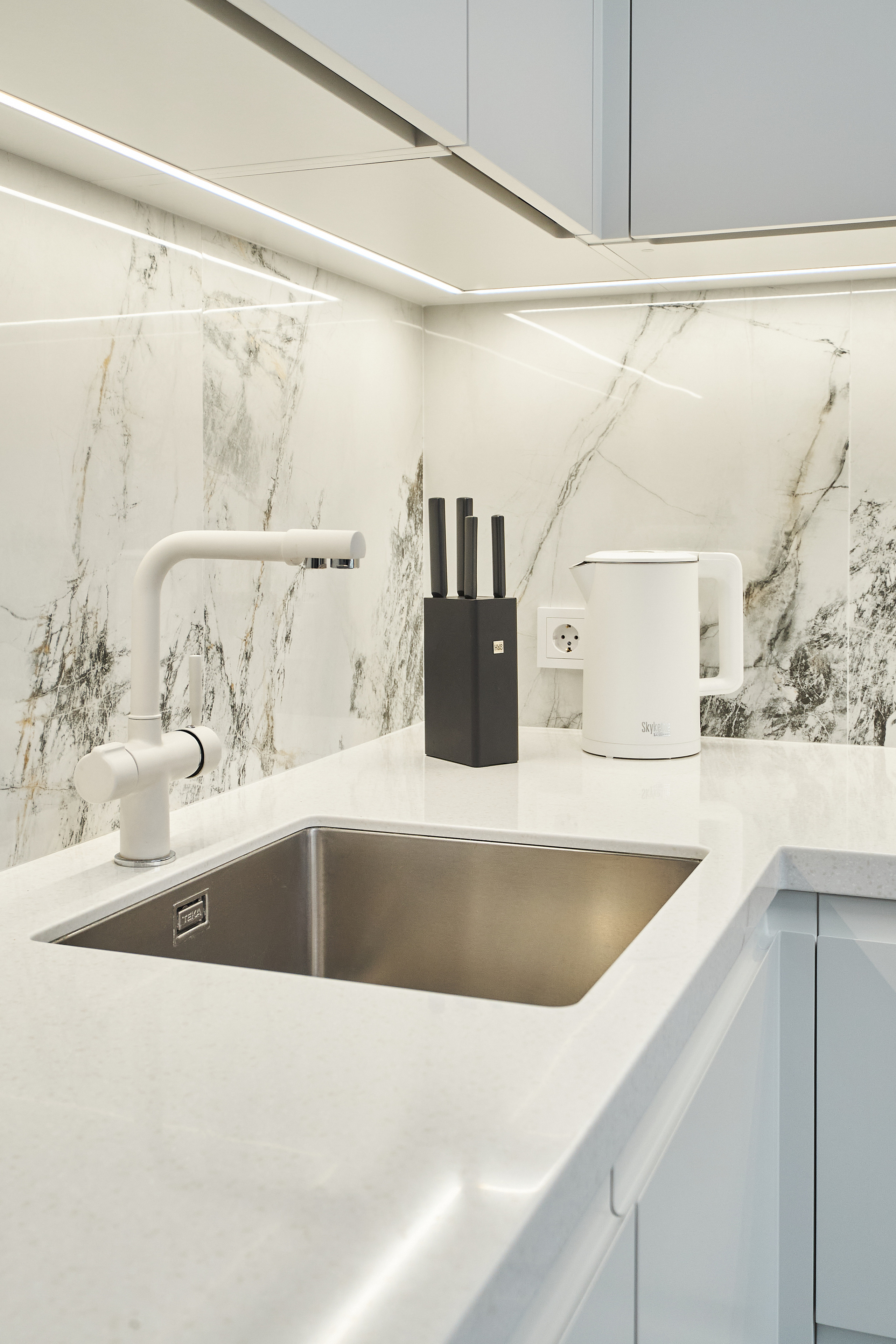 Кухня на заказ в Томске на ул.Лебедева Томск| Мебель Кухни Шкафы. ГУДРУМ — Мебель на заказ в Томске | Кухни | Шкафы | Стулья и Столы