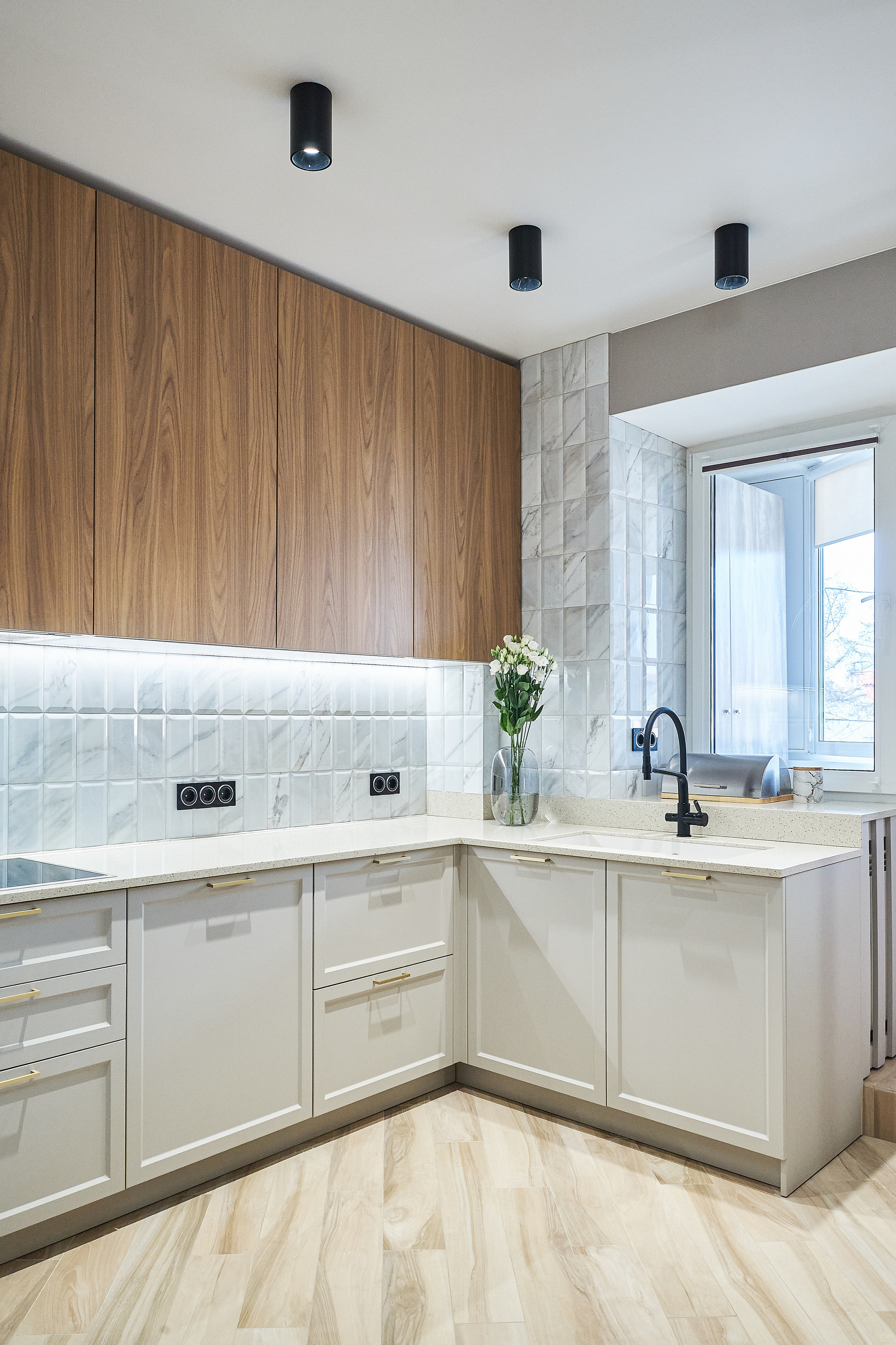 Кухня на заказ на ул.Красноармейская Томск по индивидуальному размеру. ГУДРУМ — Мебель на заказ в Томске | Кухни | Шкафы | Стулья и Столы