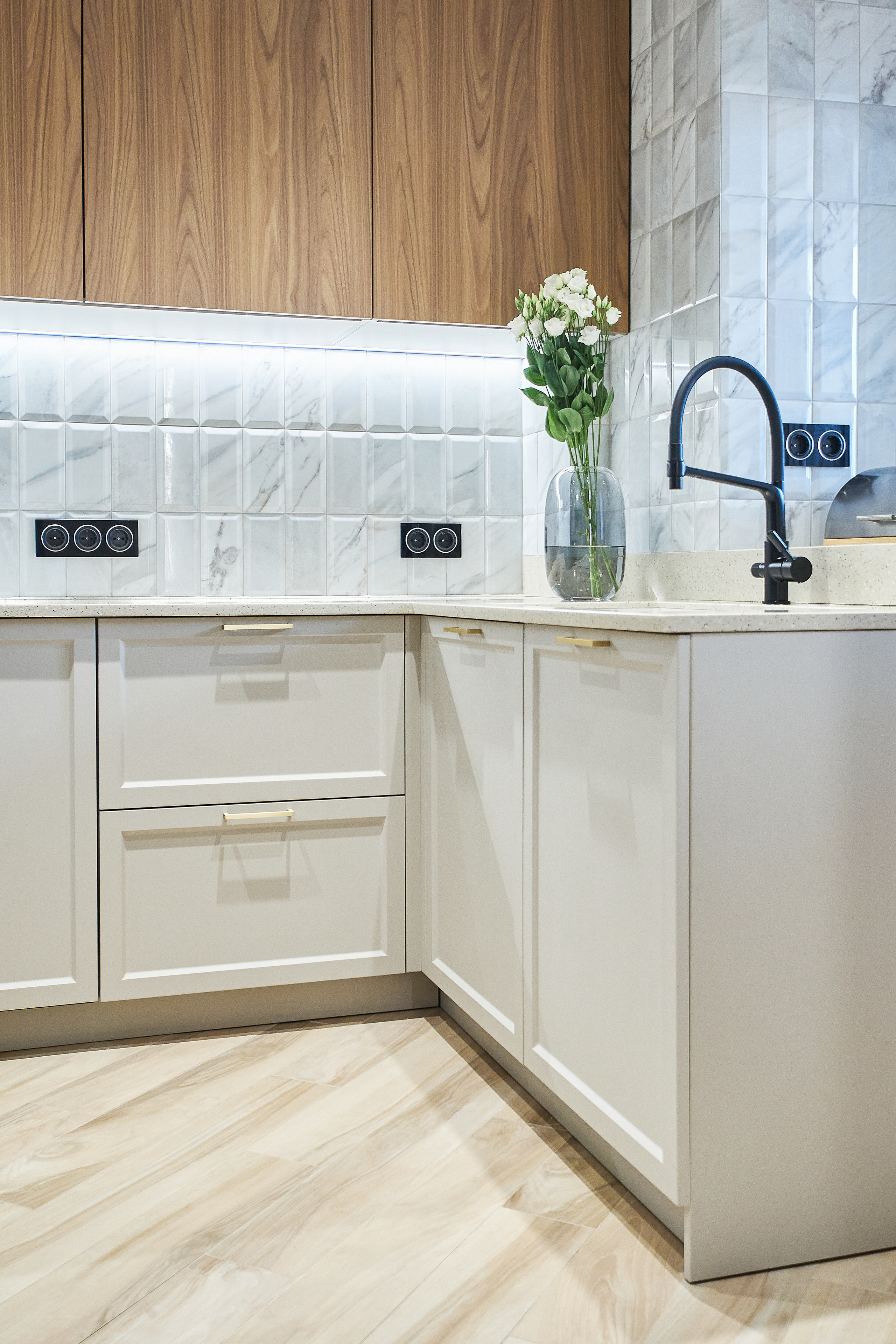 Кухня на заказ на ул.Красноармейская Томск по индивидуальному размеру. ГУДРУМ — Мебель на заказ в Томске | Кухни | Шкафы | Стулья и Столы