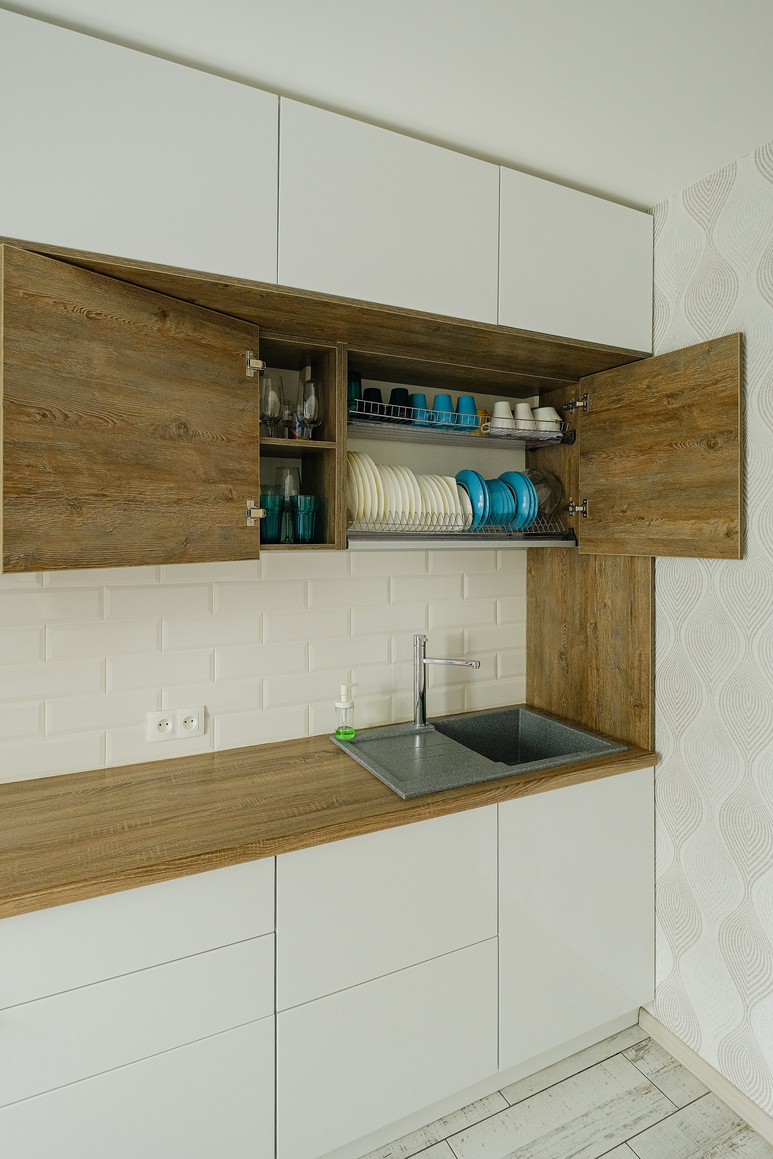 Кухня на заказ в Томске на пер. Овражный Томск| Мебель Кухни Шкафы. ГУДРУМ — Мебель на заказ в Томске | Кухни | Шкафы | Стулья и Столы