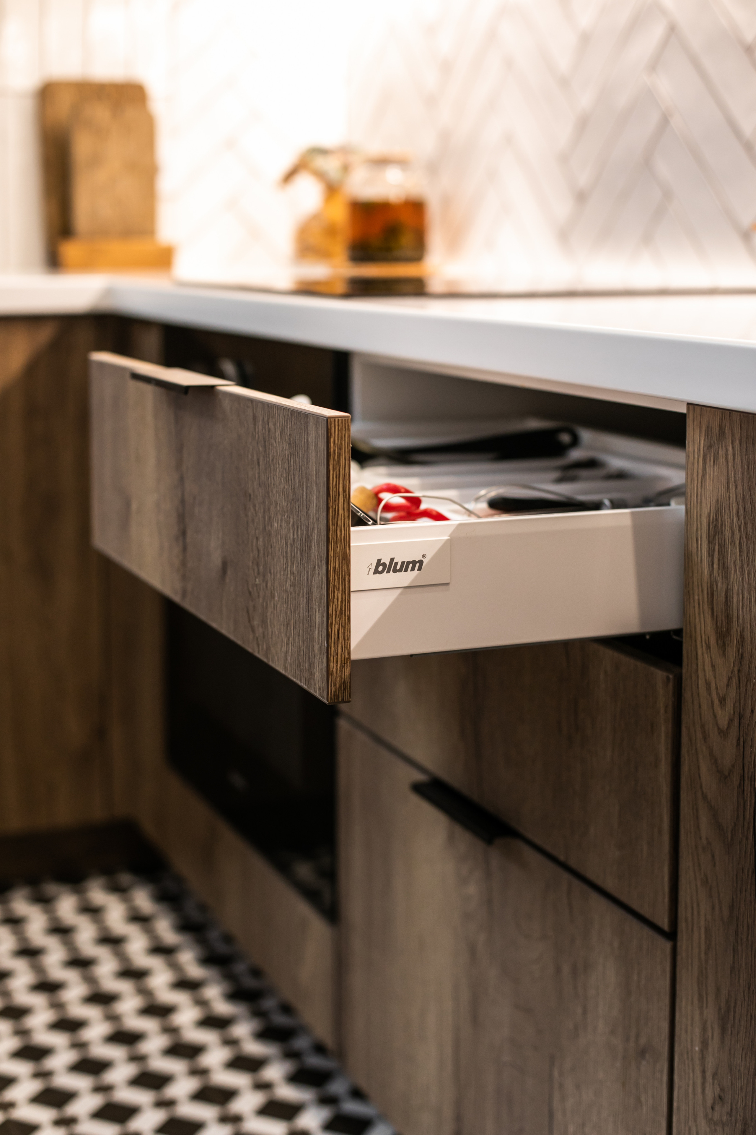 Кухня на заказ в Томске д.Петрово| Мебель Кухни Шкафы заказать. ГУДРУМ — Мебель на заказ в Томске | Кухни | Шкафы | Стулья и Столы