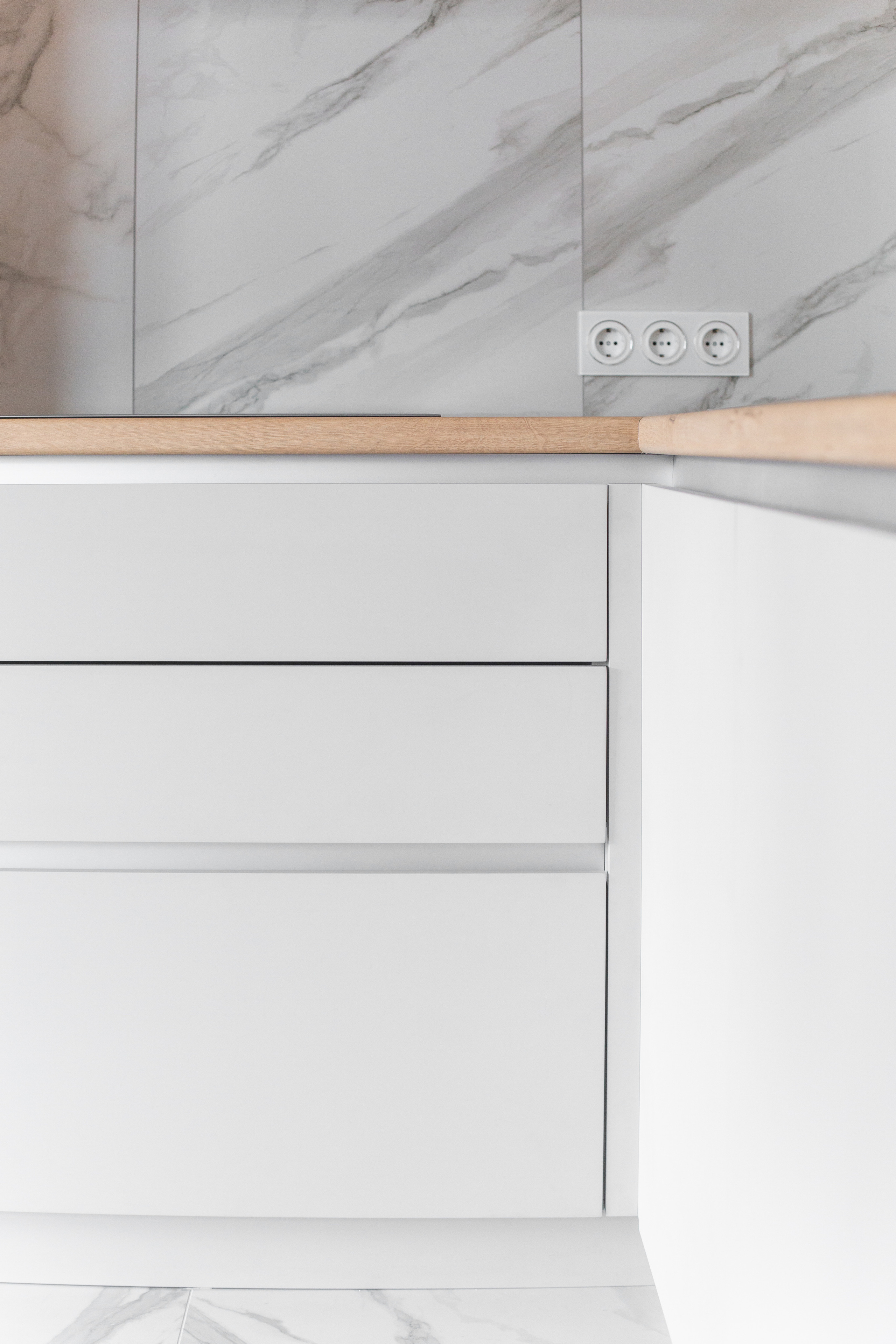 Кухня на заказ в Томске пер. Нечевский | Мебель Кухни Шкафы заказать. ГУДРУМ — Мебель на заказ в Томске | Кухни | Шкафы | Стулья и Столы