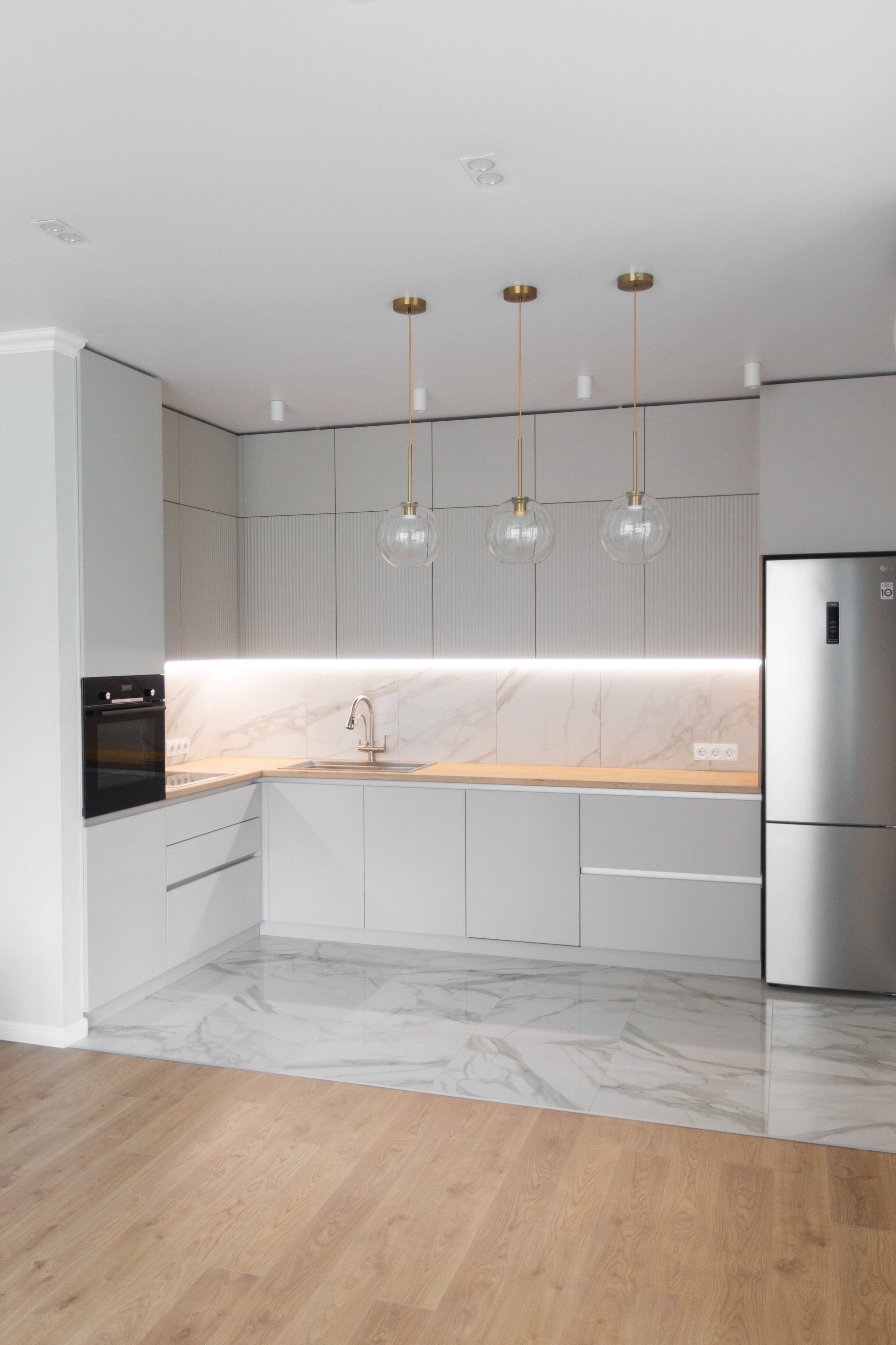 Кухня на заказ в Томске пер. Нечевский | Мебель Кухни Шкафы заказать. ГУДРУМ — Мебель на заказ в Томске | Кухни | Шкафы | Стулья и Столы