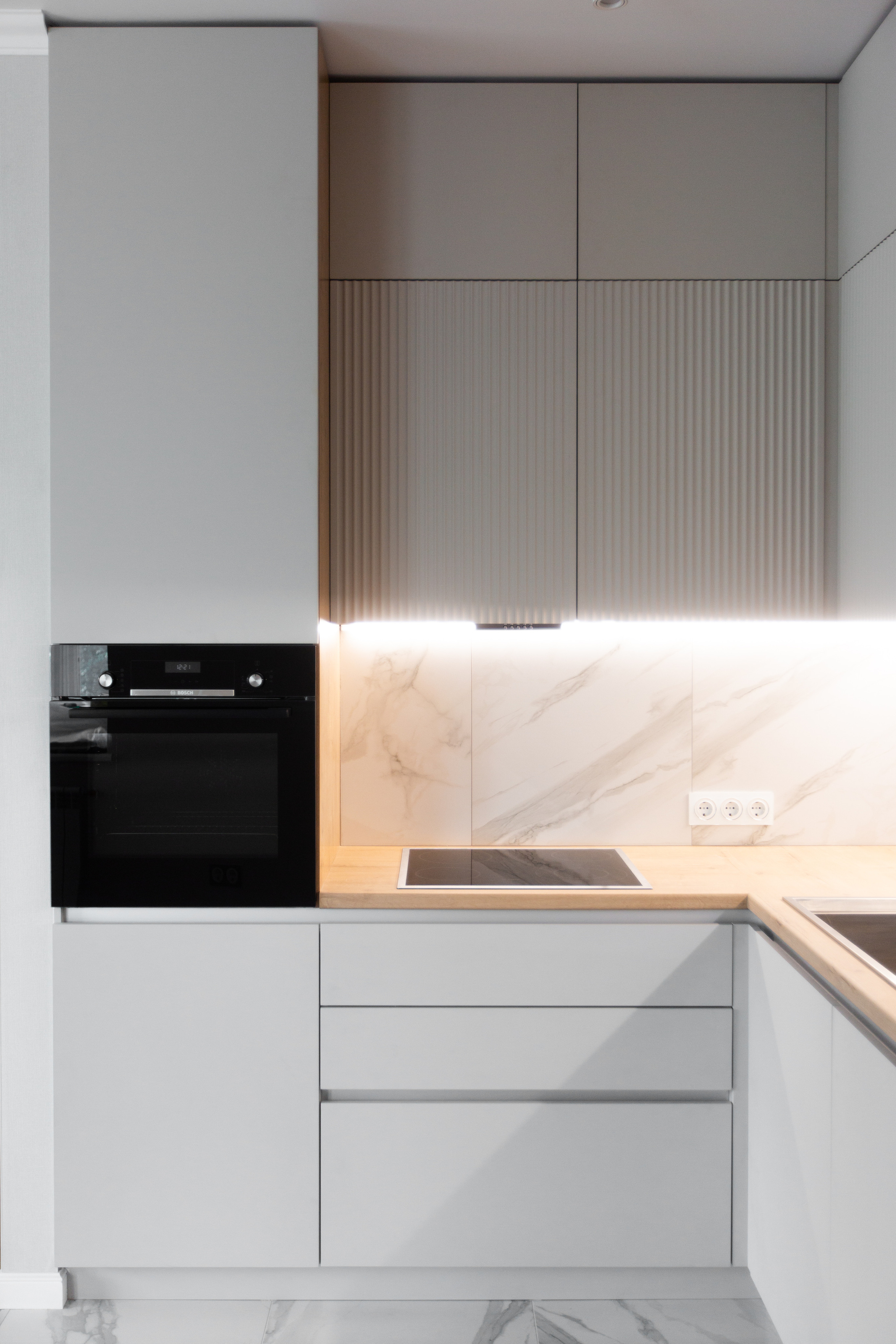 Кухня на заказ в Томске пер. Нечевский | Мебель Кухни Шкафы заказать. ГУДРУМ — Мебель на заказ в Томске | Кухни | Шкафы | Стулья и Столы