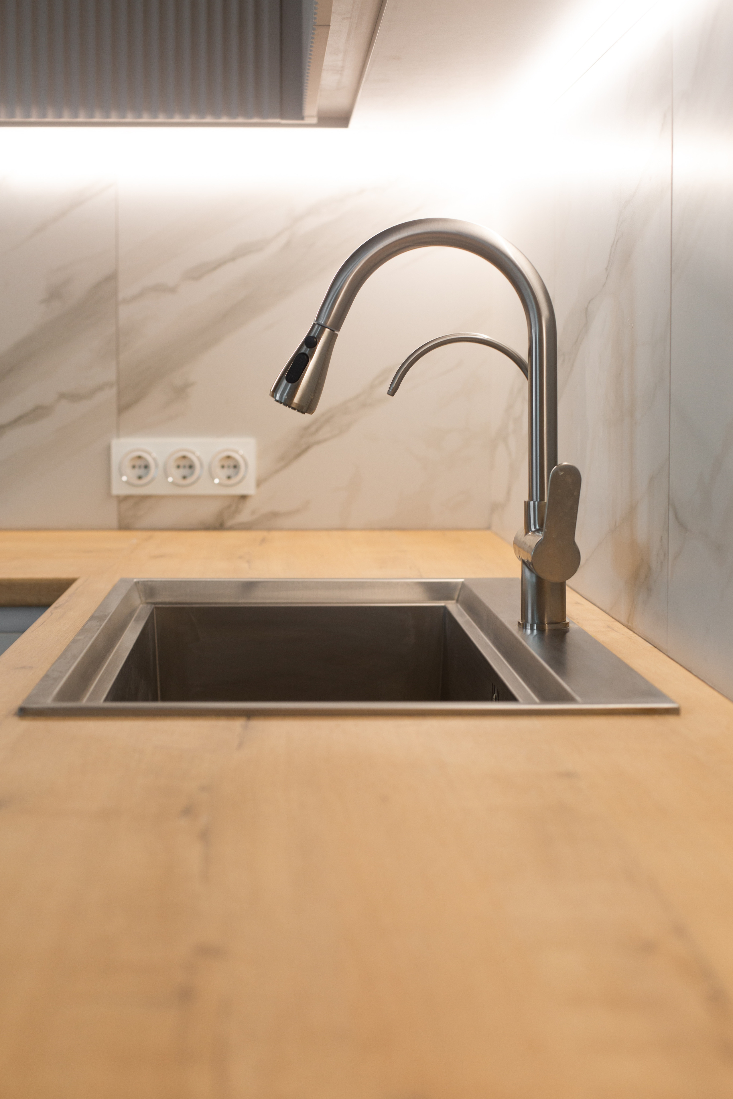 Кухня на заказ в Томске пер. Нечевский | Мебель Кухни Шкафы заказать. ГУДРУМ — Мебель на заказ в Томске | Кухни | Шкафы | Стулья и Столы