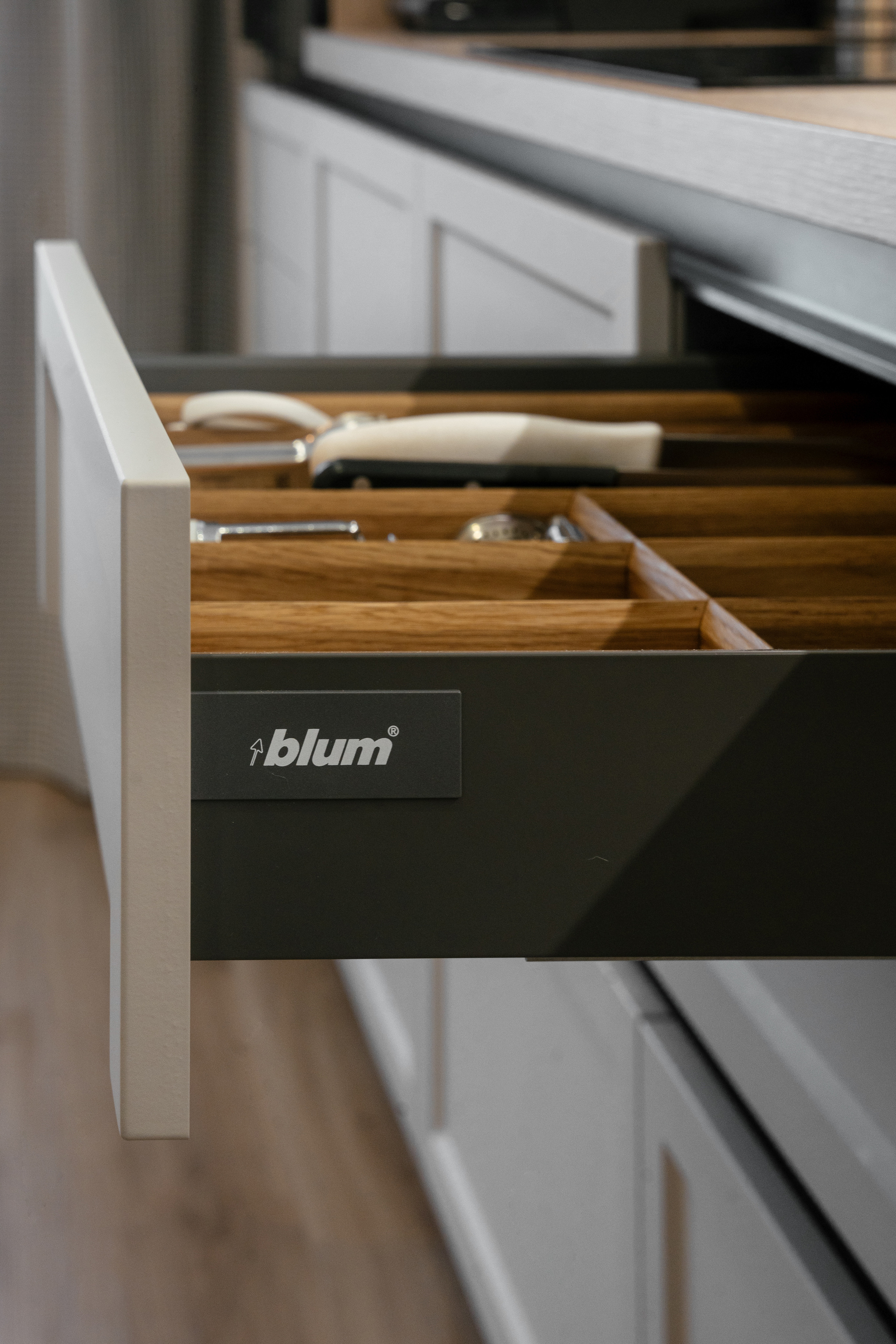 Михайловский Парк Мебель по дизайн проекту в Томске на заказ. ГУДРУМ — Мебель на заказ в Томске | Кухни | Шкафы | Стулья и Столы