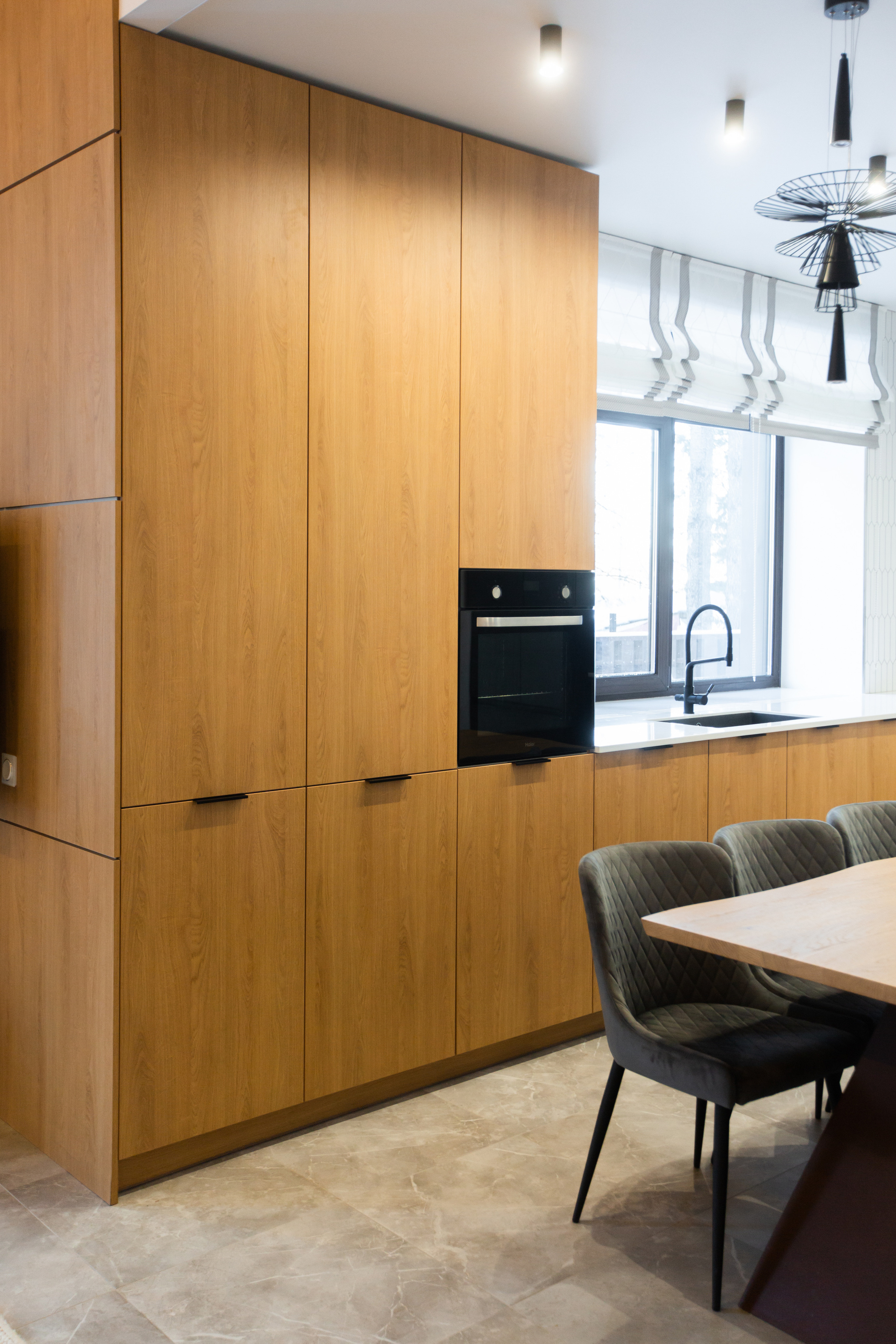 Кухня на заказ в Томске д. Некрасово | Мебель Кухни Шкафы заказать. ГУДРУМ — Мебель на заказ в Томске | Кухни | Шкафы | Стулья и Столы