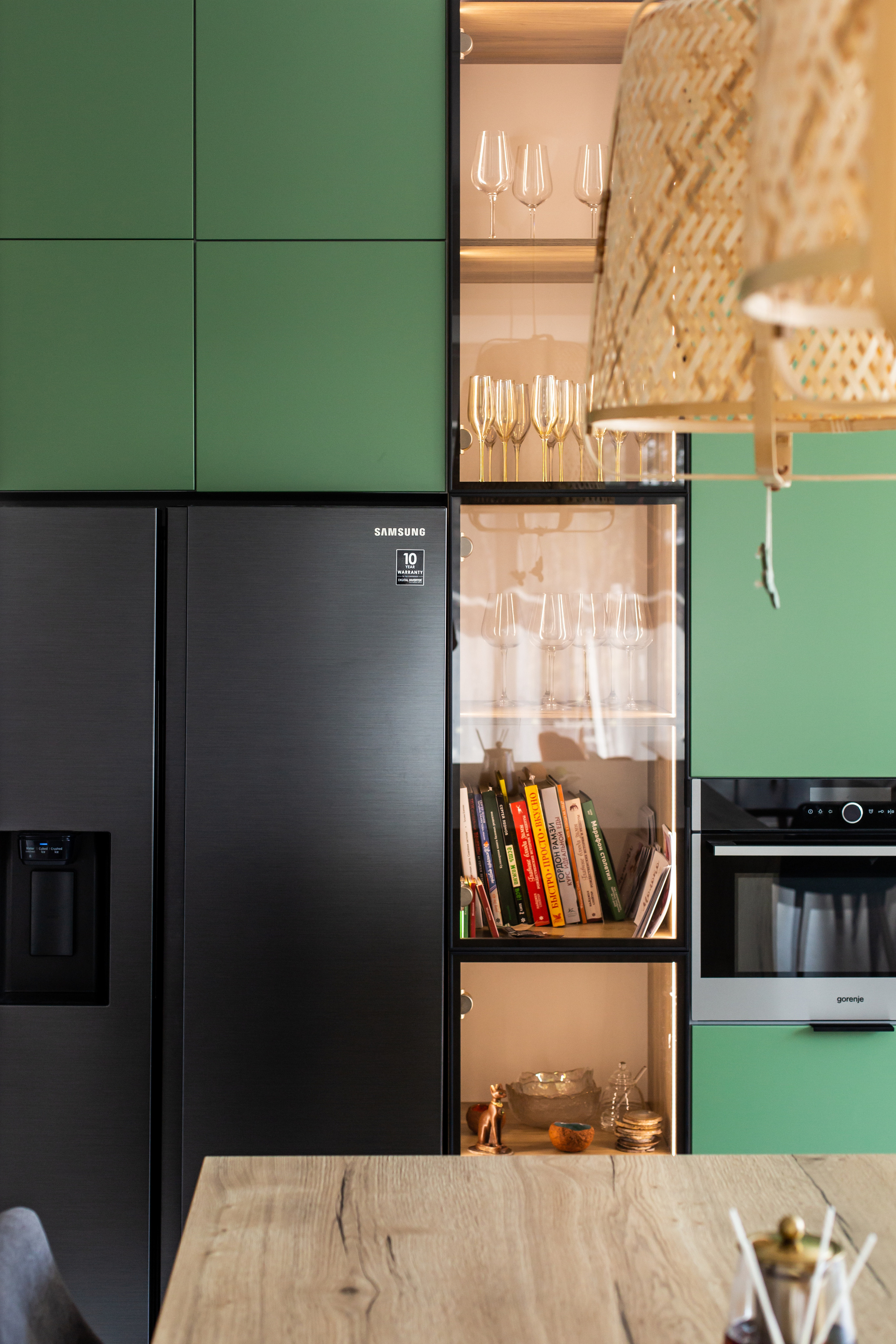 Кухня на заказ в Томске Холмы Village | Мебель Кухни Шкафы заказать. ГУДРУМ — Мебель на заказ в Томске | Кухни | Шкафы | Стулья и Столы