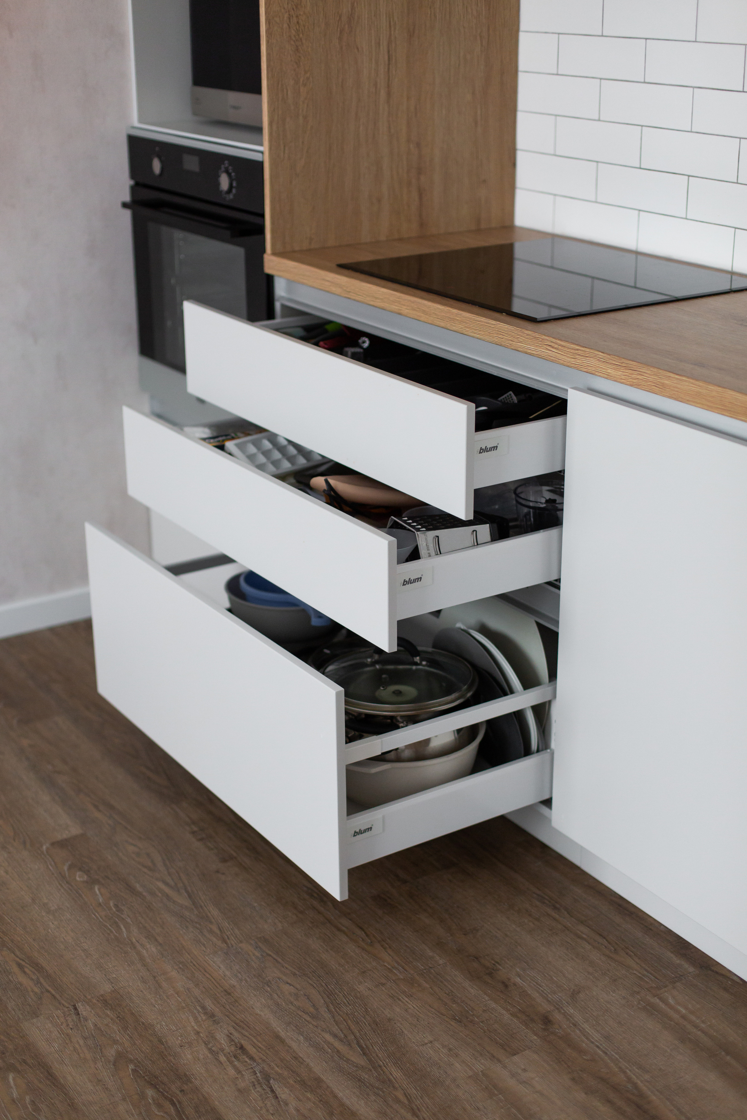 Кухня на заказ в Томске Комсомольский 48 | Мебель Кухни Шкафы заказать. ГУДРУМ — Мебель на заказ в Томске | Кухни | Шкафы | Стулья и Столы