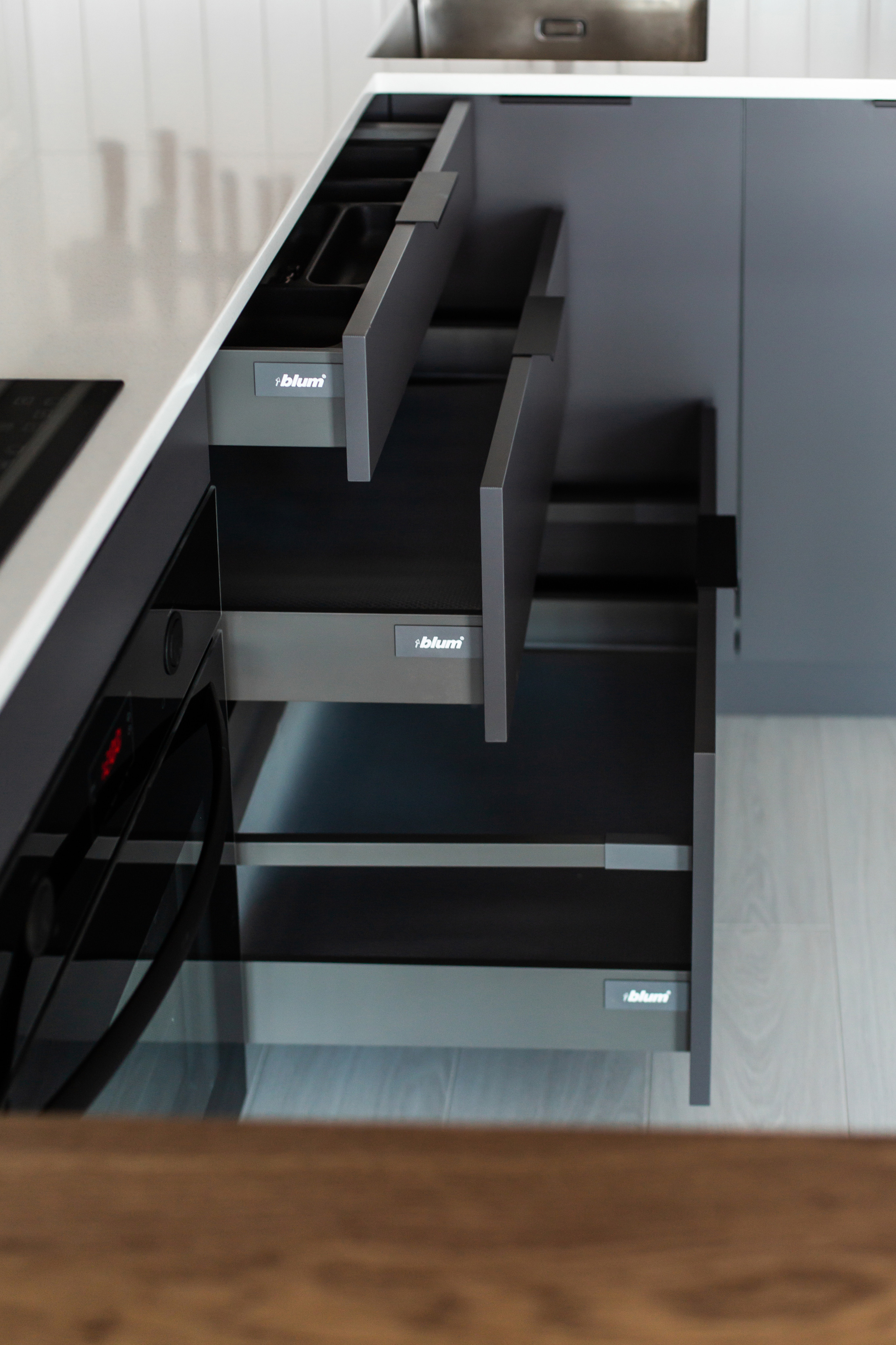 Кухня на заказ в Томске ЖК Алые Паруса| Мебель Кухни Шкафы заказать. ГУДРУМ — Мебель на заказ в Томске | Кухни | Шкафы | Стулья и Столы