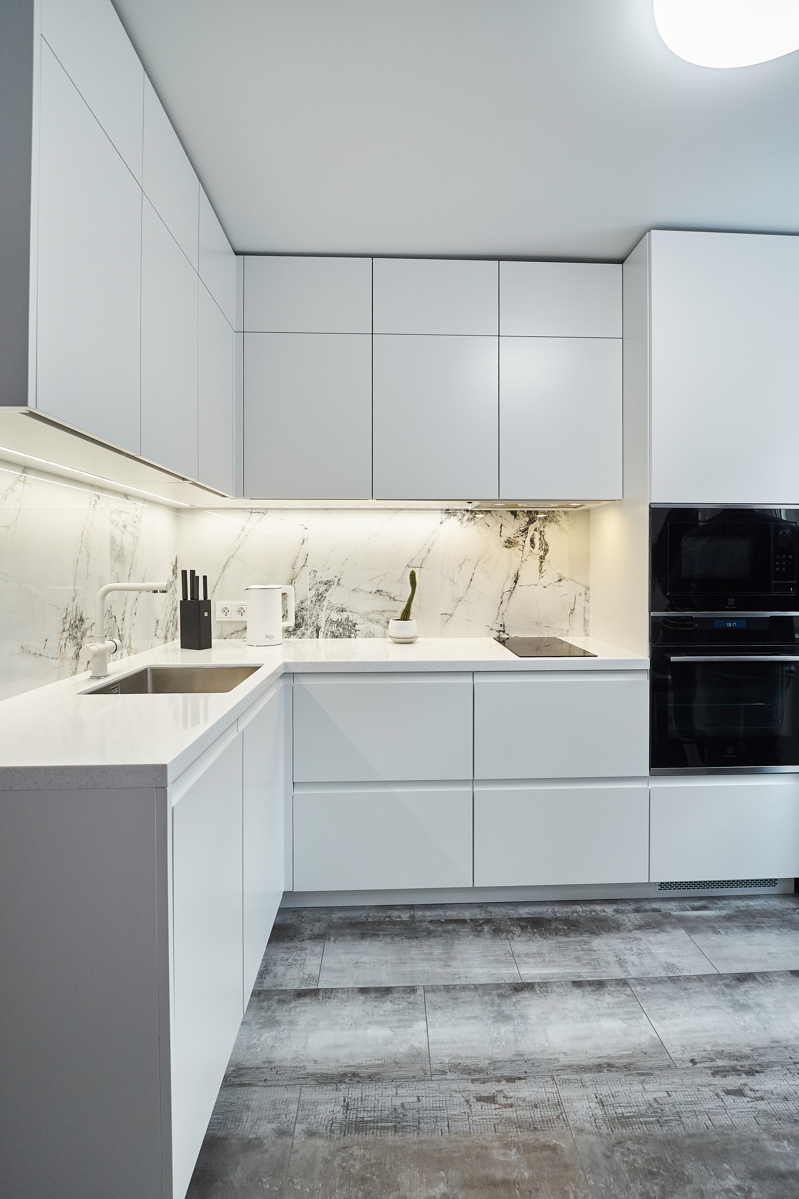 Кухня на заказ в Томске на ул.Лебедева Томск| Мебель Кухни Шкафы. ГУДРУМ — Мебель на заказ в Томске | Кухни | Шкафы | Стулья и Столы