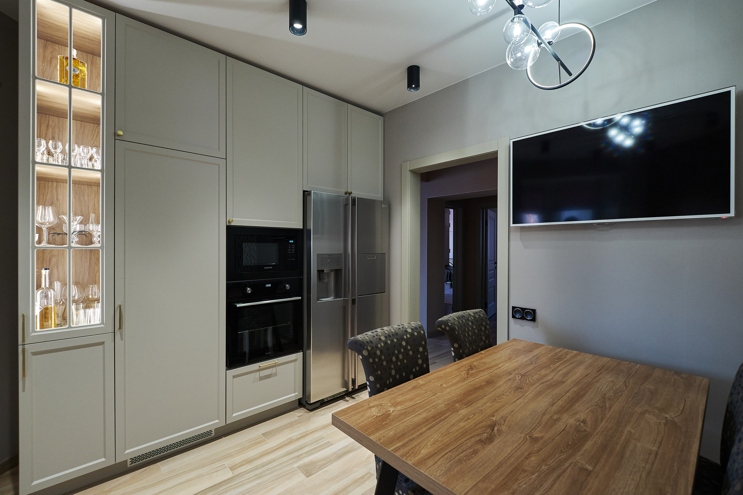 Кухня на заказ на ул.Красноармейская Томск по индивидуальному размеру. ГУДРУМ — Мебель на заказ в Томске | Кухни | Шкафы | Стулья и Столы