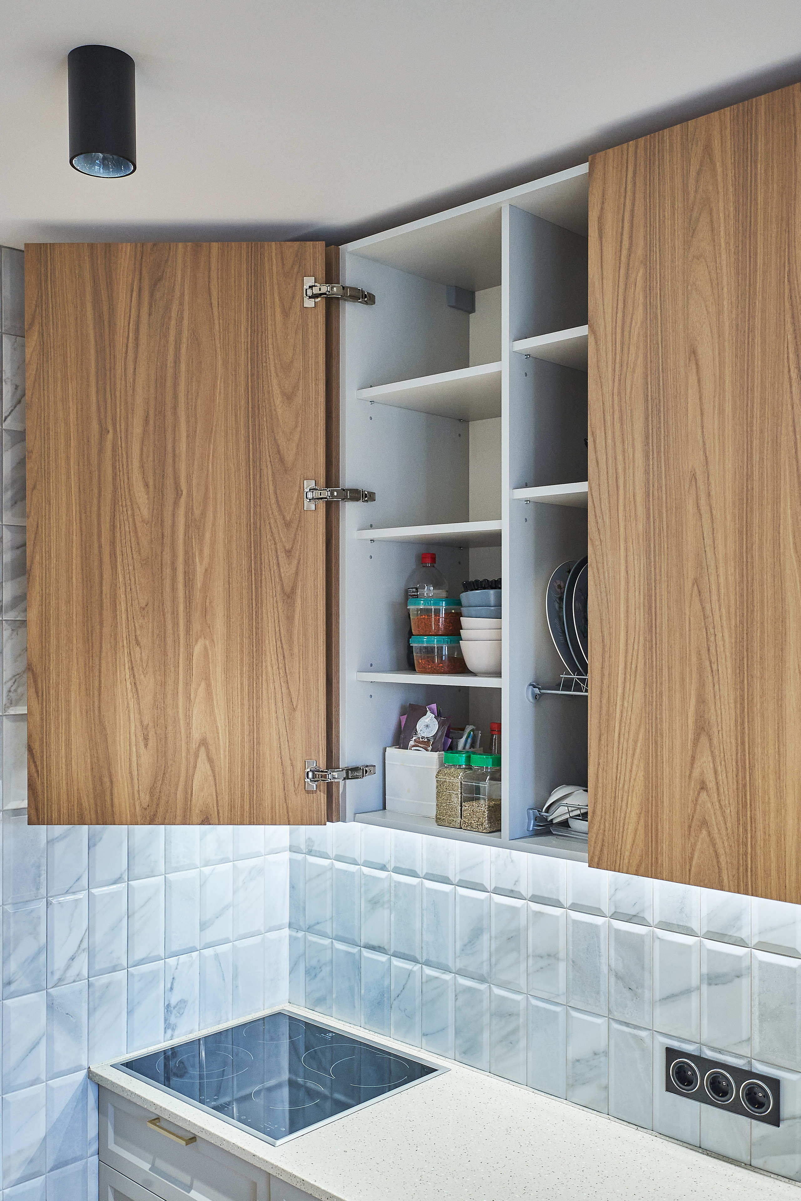 Кухня на заказ на ул.Красноармейская Томск по индивидуальному размеру. ГУДРУМ — Мебель на заказ в Томске | Кухни | Шкафы | Стулья и Столы