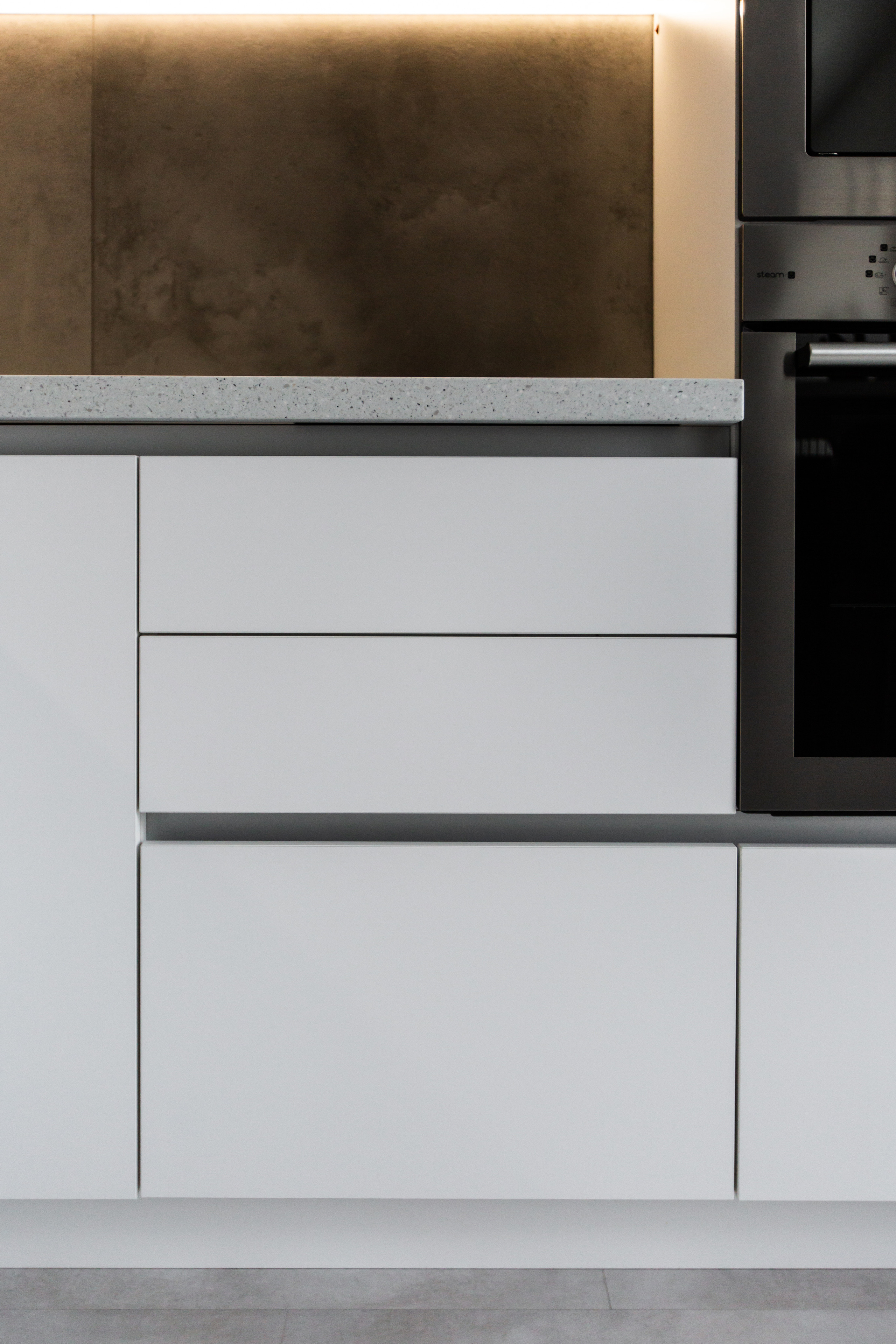 Кухня на заказ в Томске Северный Парк | Кухни Шкафы заказать. ГУДРУМ — Мебель на заказ в Томске | Кухни | Шкафы | Стулья и Столы