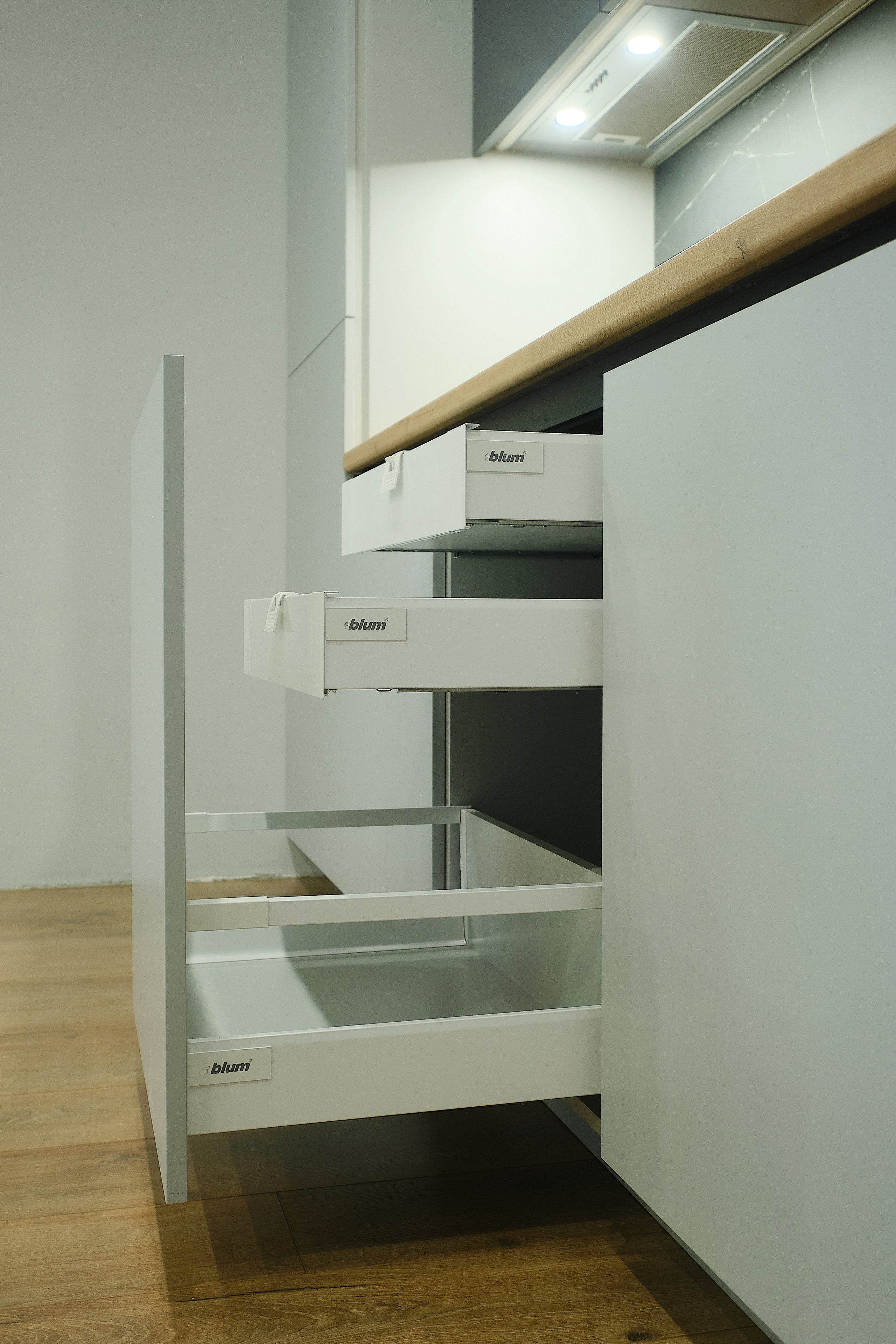 Кухня на заказ в Томске мкр.Северный Парк| Мебель Кухни Шкафы заказать. ГУДРУМ — Мебель на заказ в Томске | Кухни | Шкафы | Стулья и Столы