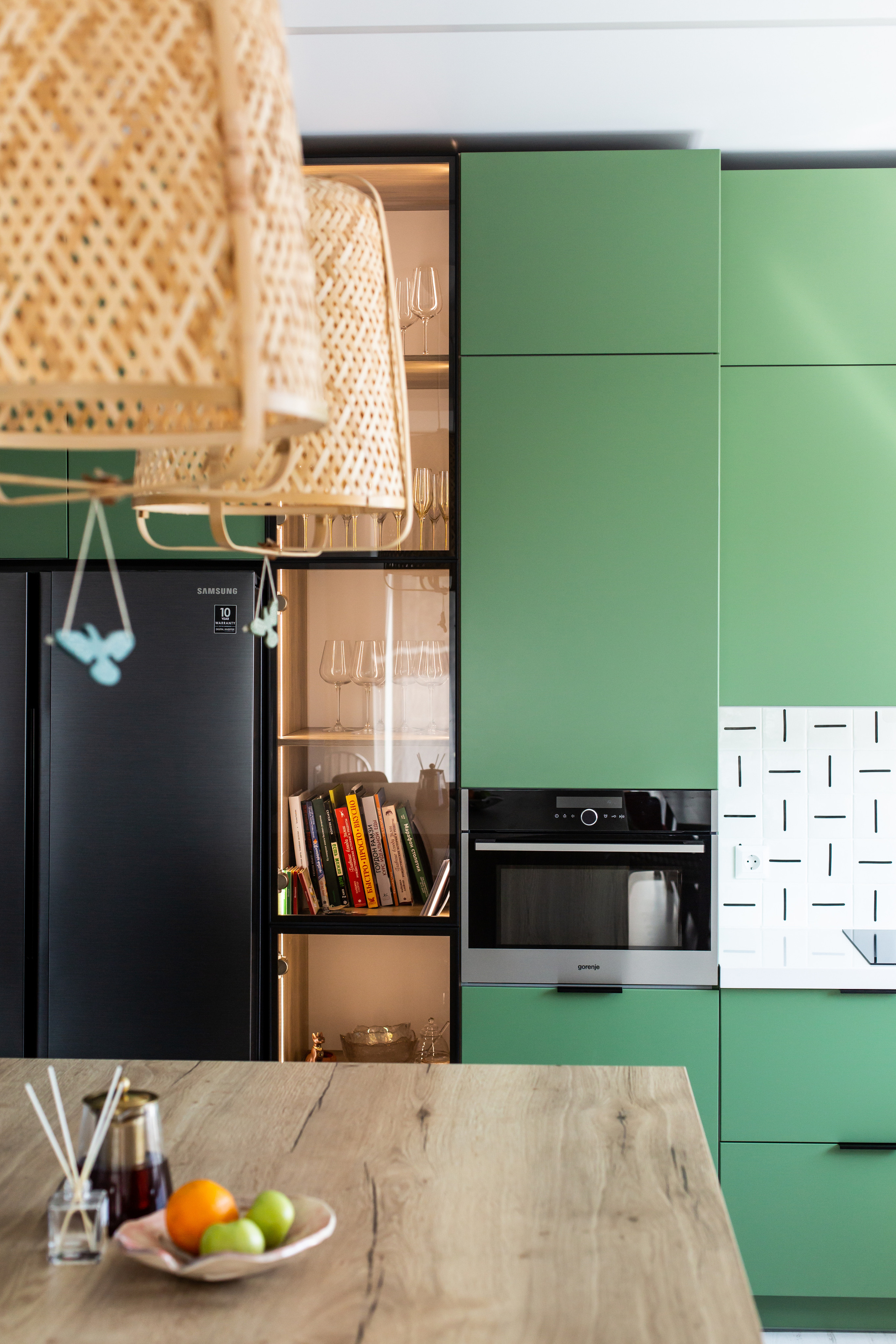 Кухня на заказ в Томске Холмы Village | Мебель Кухни Шкафы заказать. ГУДРУМ — Мебель на заказ в Томске | Кухни | Шкафы | Стулья и Столы