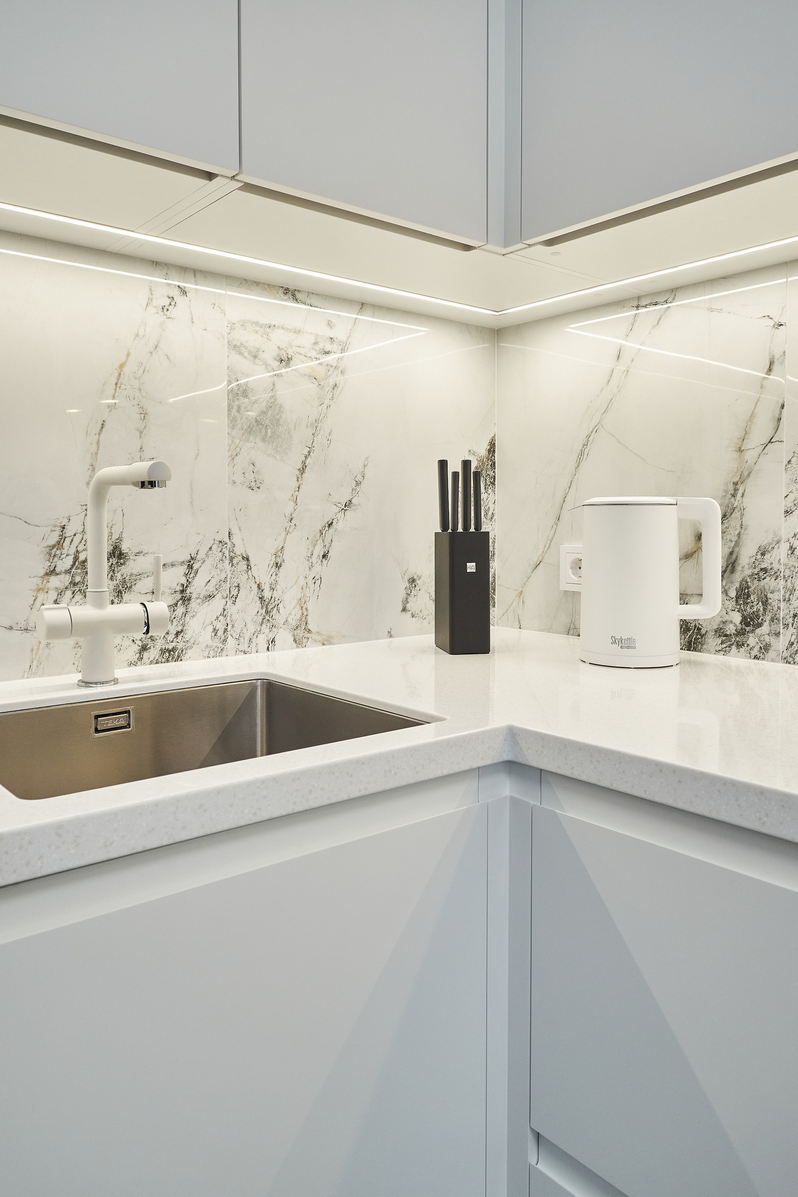 Кухня на заказ в Томске на ул.Лебедева Томск| Мебель Кухни Шкафы. ГУДРУМ — Мебель на заказ в Томске | Кухни | Шкафы | Стулья и Столы