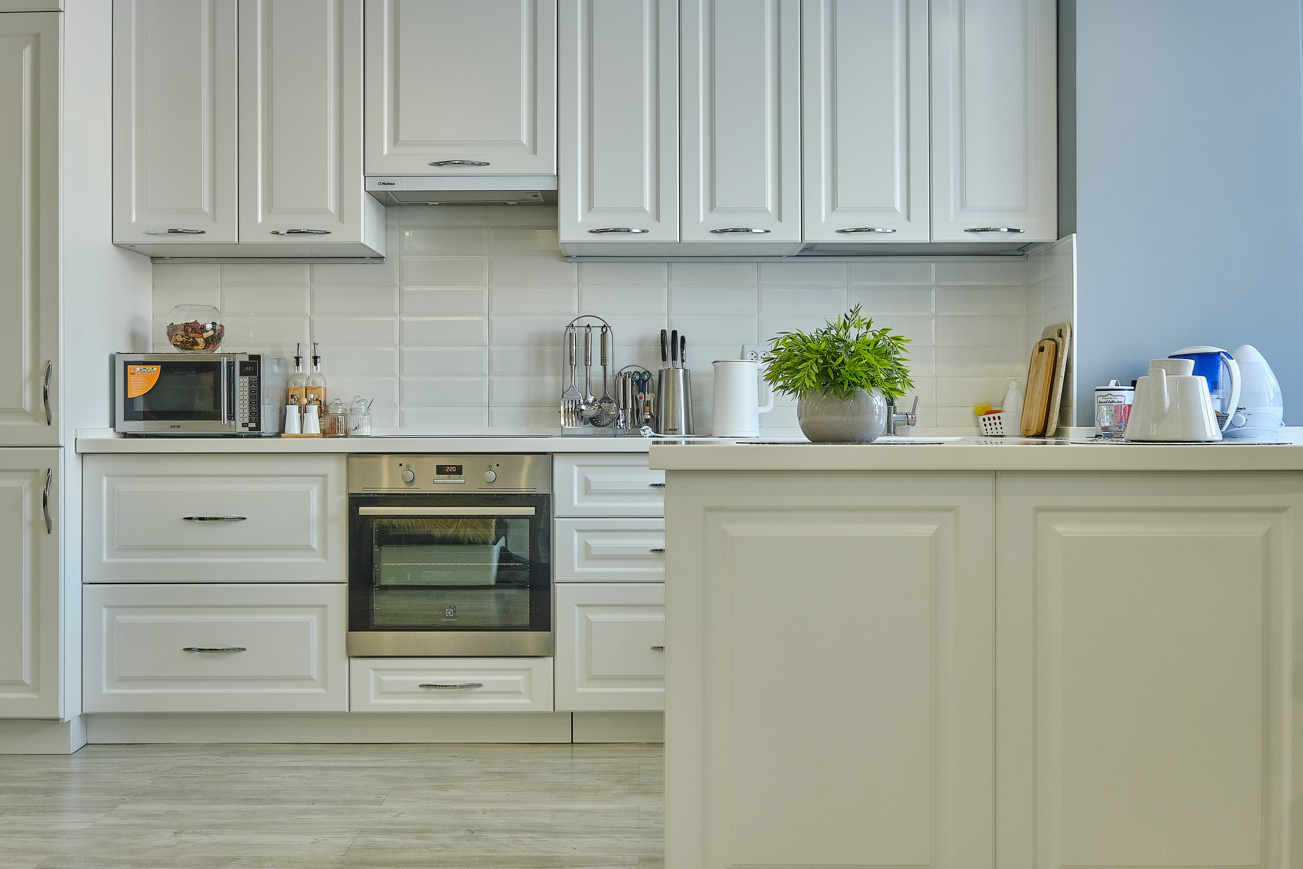 Кухня на заказ в Томске Северный Парк | Мебель Кухни Шкафы заказать. ГУДРУМ — Мебель на заказ в Томске | Кухни | Шкафы | Стулья и Столы