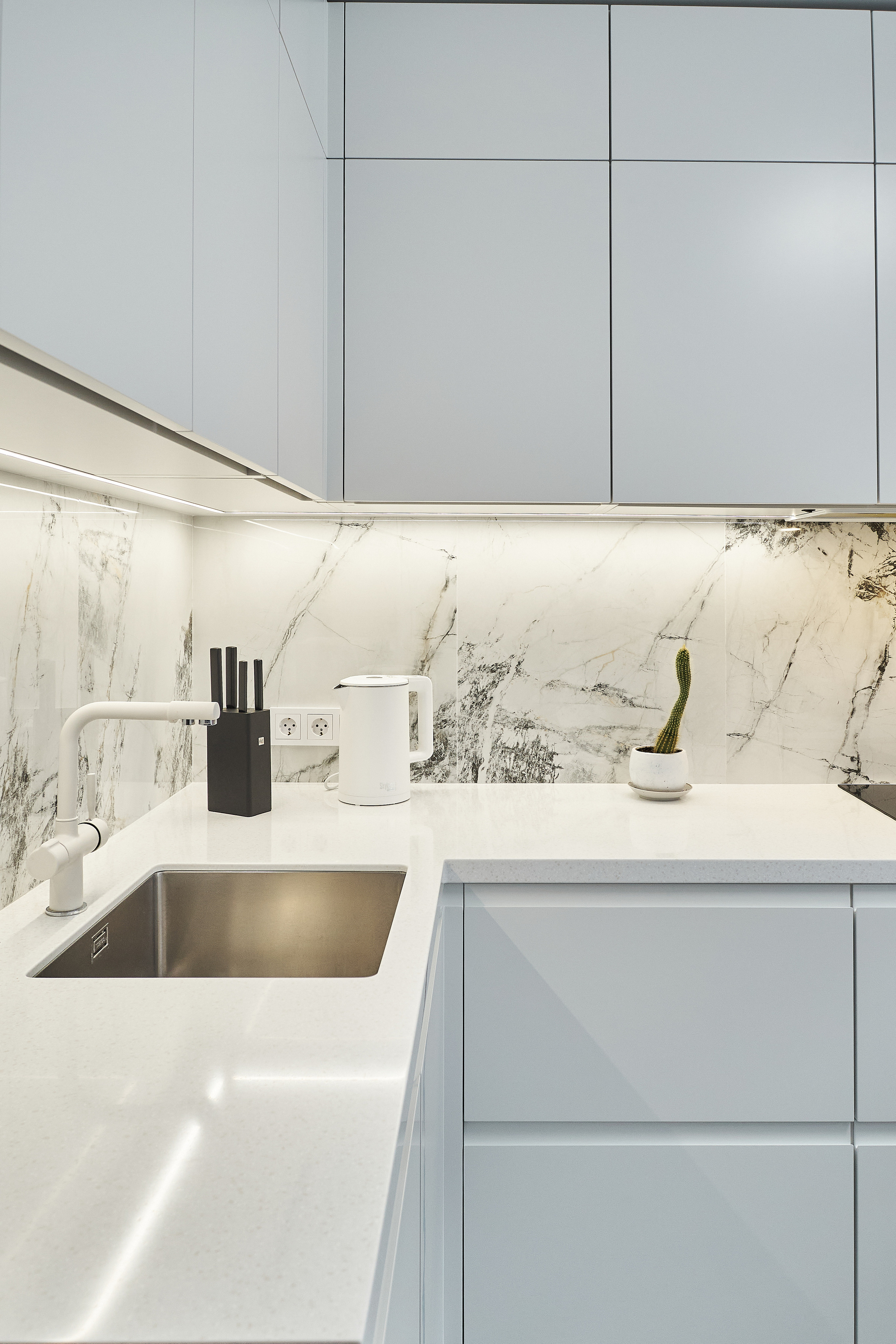 Кухня на заказ в Томске на ул.Лебедева Томск| Мебель Кухни Шкафы. ГУДРУМ — Мебель на заказ в Томске | Кухни | Шкафы | Стулья и Столы