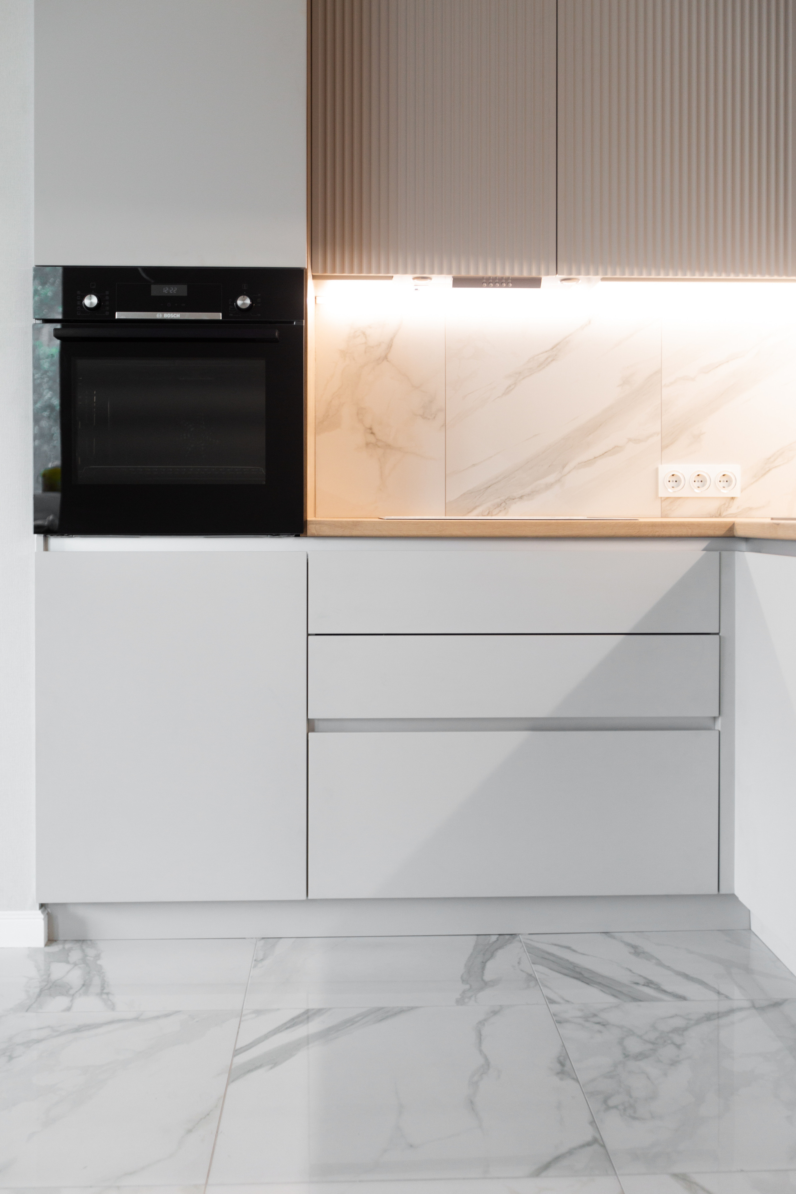 Кухня на заказ в Томске пер. Нечевский | Мебель Кухни Шкафы заказать. ГУДРУМ — Мебель на заказ в Томске | Кухни | Шкафы | Стулья и Столы