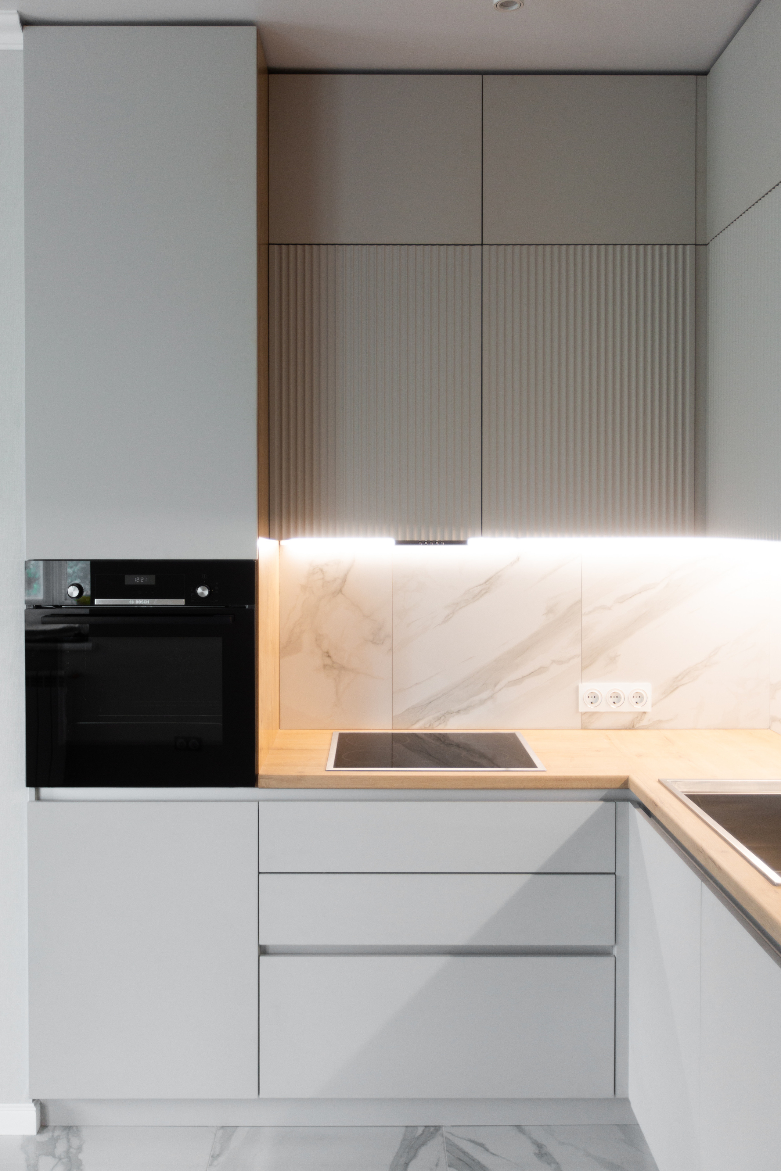 Кухня на заказ в Томске пер. Нечевский | Мебель Кухни Шкафы заказать. ГУДРУМ — Мебель на заказ в Томске | Кухни | Шкафы | Стулья и Столы