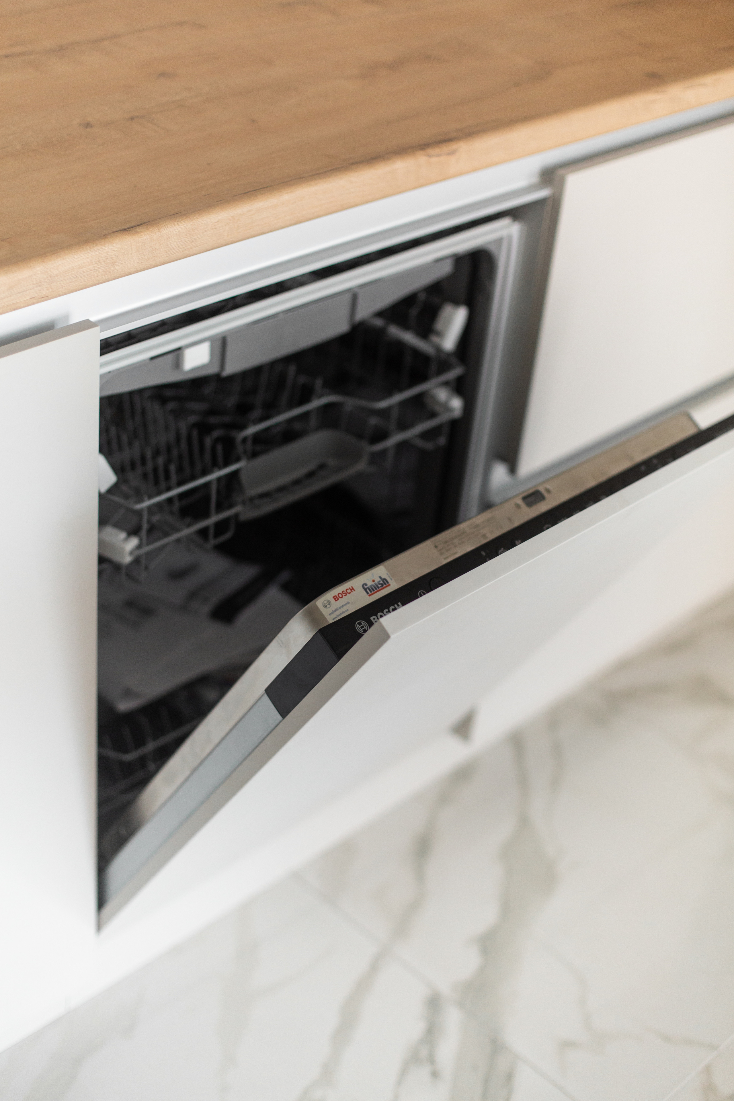 Кухня на заказ в Томске пер. Нечевский | Мебель Кухни Шкафы заказать. ГУДРУМ — Мебель на заказ в Томске | Кухни | Шкафы | Стулья и Столы