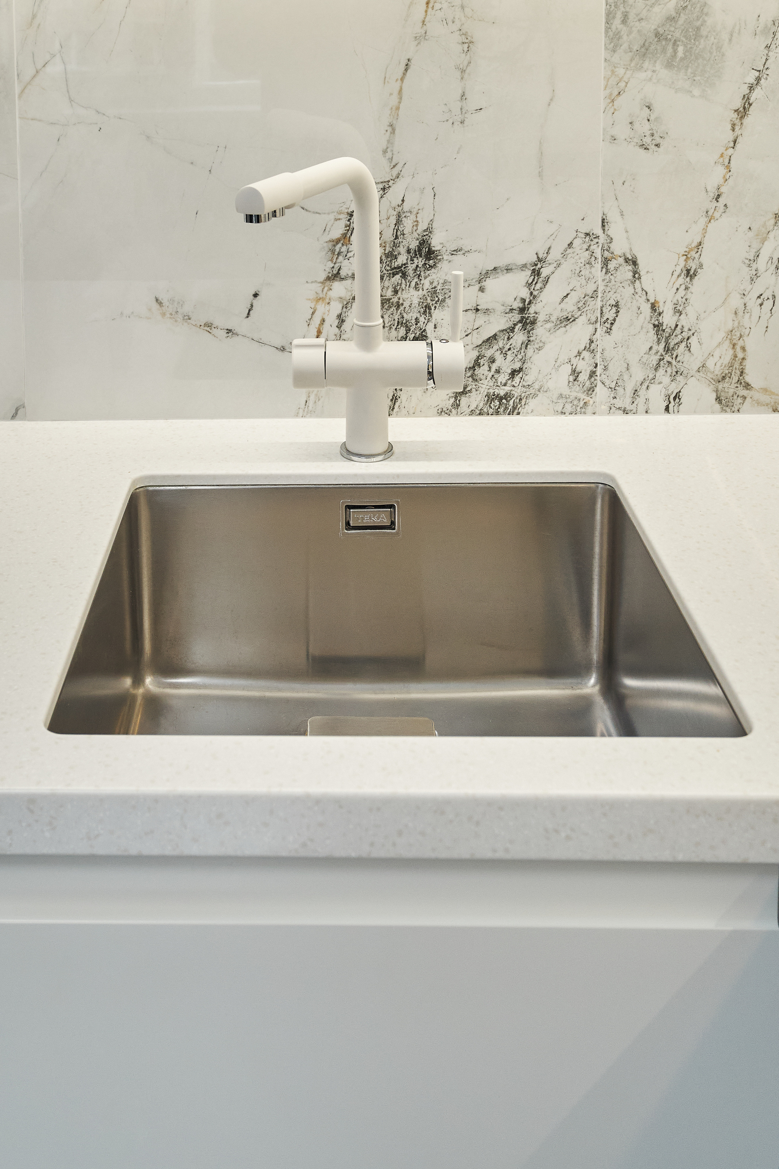 Кухня на заказ в Томске на ул.Лебедева Томск| Мебель Кухни Шкафы. ГУДРУМ — Мебель на заказ в Томске | Кухни | Шкафы | Стулья и Столы