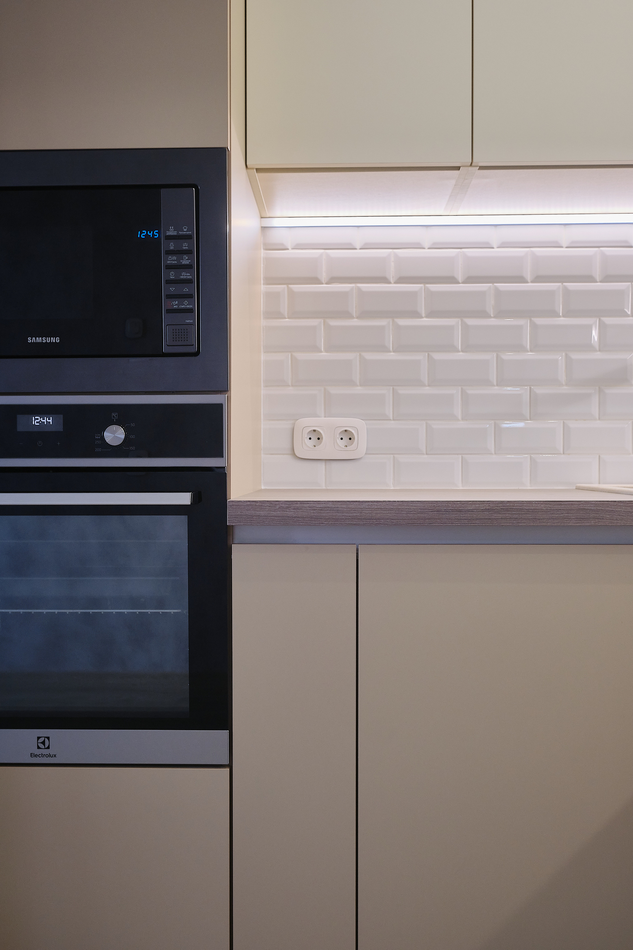 Кухня на заказ в Томске на ул.Береговая Томск| Мебель Кухни Шкафы. ГУДРУМ — Мебель на заказ в Томске | Кухни | Шкафы | Стулья и Столы