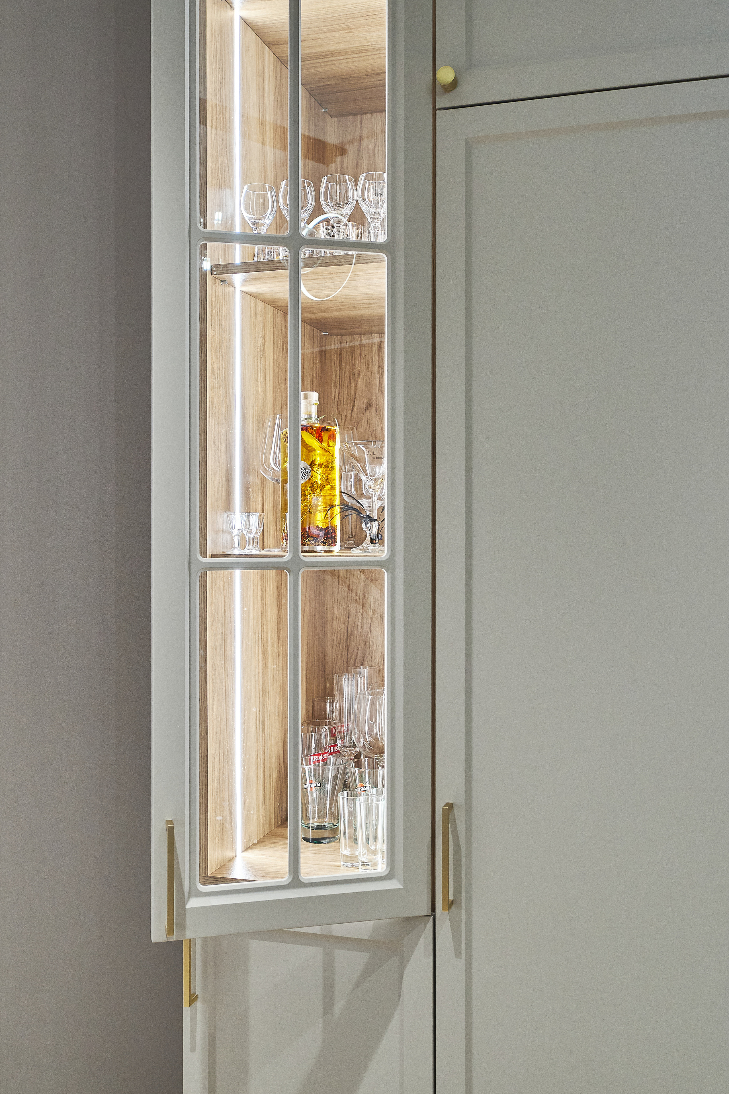 Кухня на заказ на ул.Красноармейская Томск по индивидуальному размеру. ГУДРУМ — Мебель на заказ в Томске | Кухни | Шкафы | Стулья и Столы