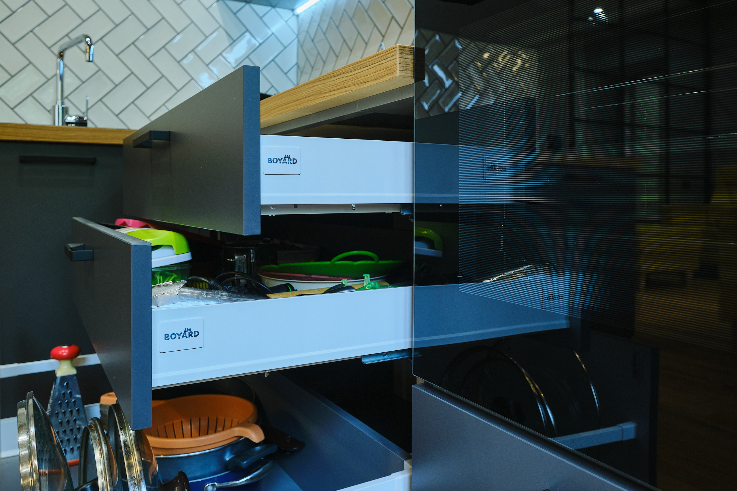 Кухня на заказ в Томске на ул.Карташова Томск| Мебель Кухни Шкафы. ГУДРУМ — Мебель на заказ в Томске | Кухни | Шкафы | Стулья и Столы