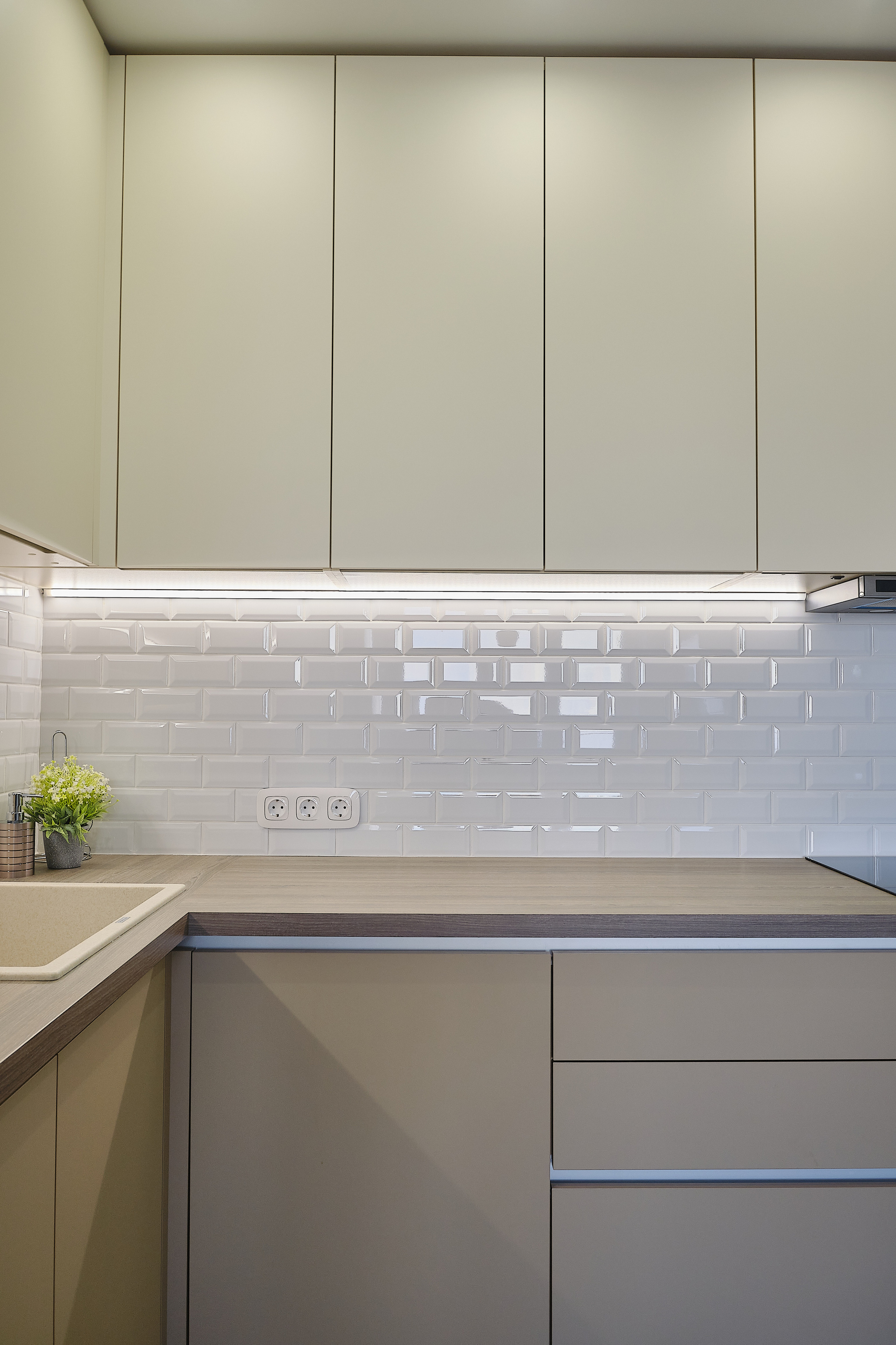 Кухня на заказ в Томске на ул.Береговая Томск| Мебель Кухни Шкафы. ГУДРУМ — Мебель на заказ в Томске | Кухни | Шкафы | Стулья и Столы