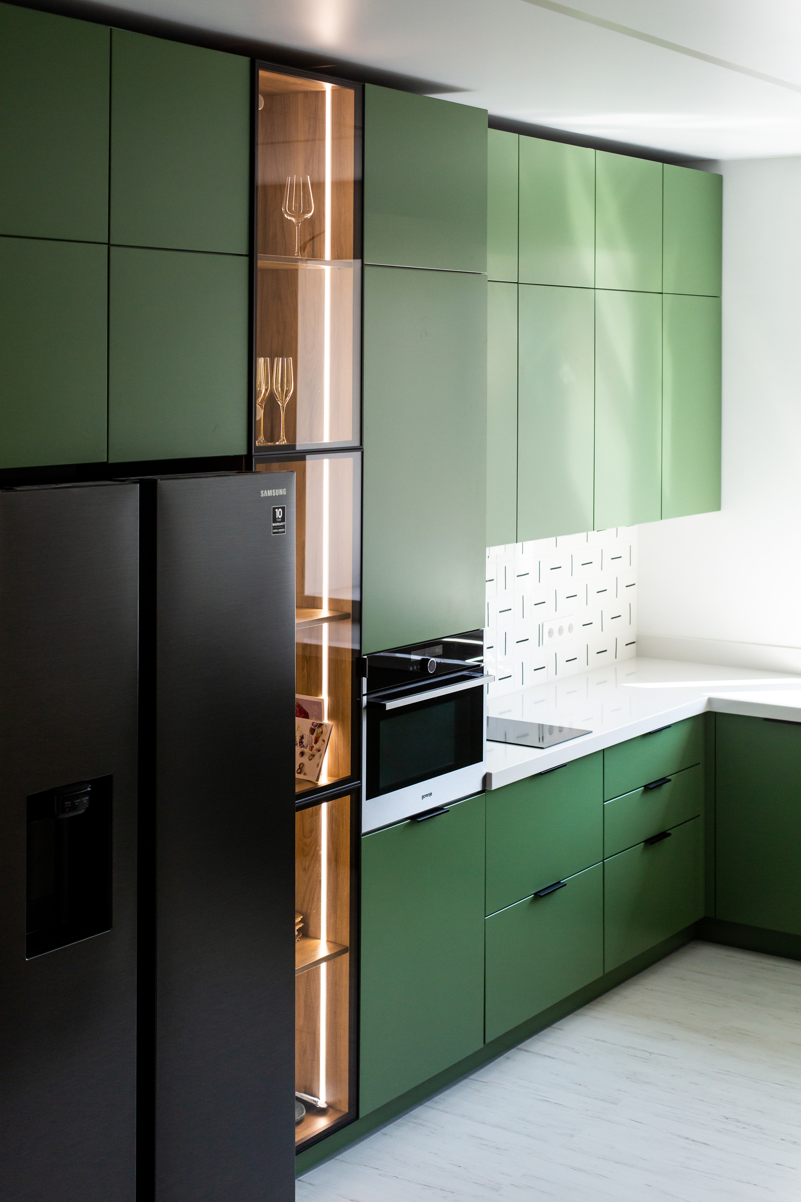 Кухня на заказ в Томске Холмы Village | Мебель Кухни Шкафы заказать. ГУДРУМ — Мебель на заказ в Томске | Кухни | Шкафы | Стулья и Столы