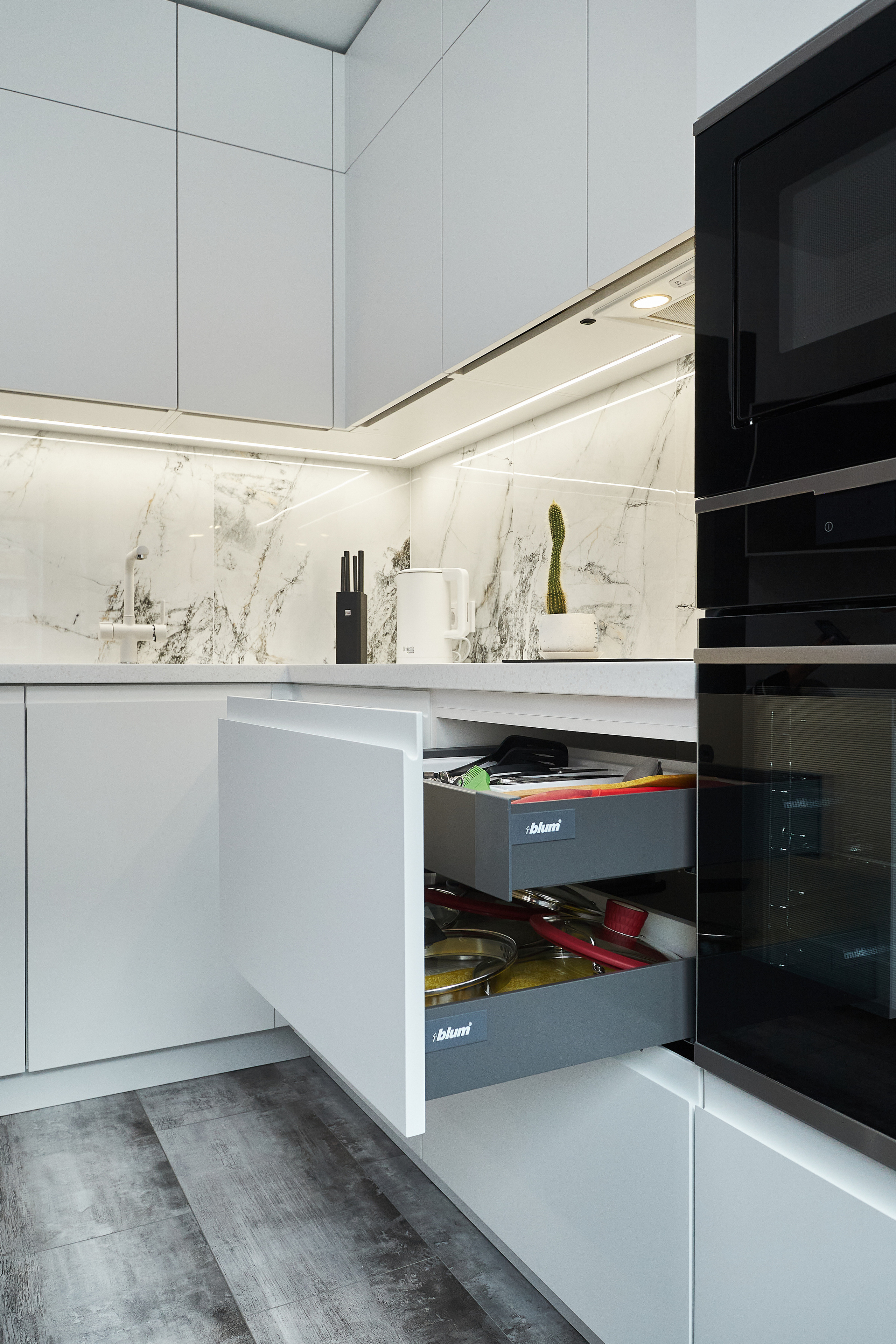 Кухня на заказ в Томске на ул.Лебедева Томск| Мебель Кухни Шкафы. ГУДРУМ — Мебель на заказ в Томске | Кухни | Шкафы | Стулья и Столы