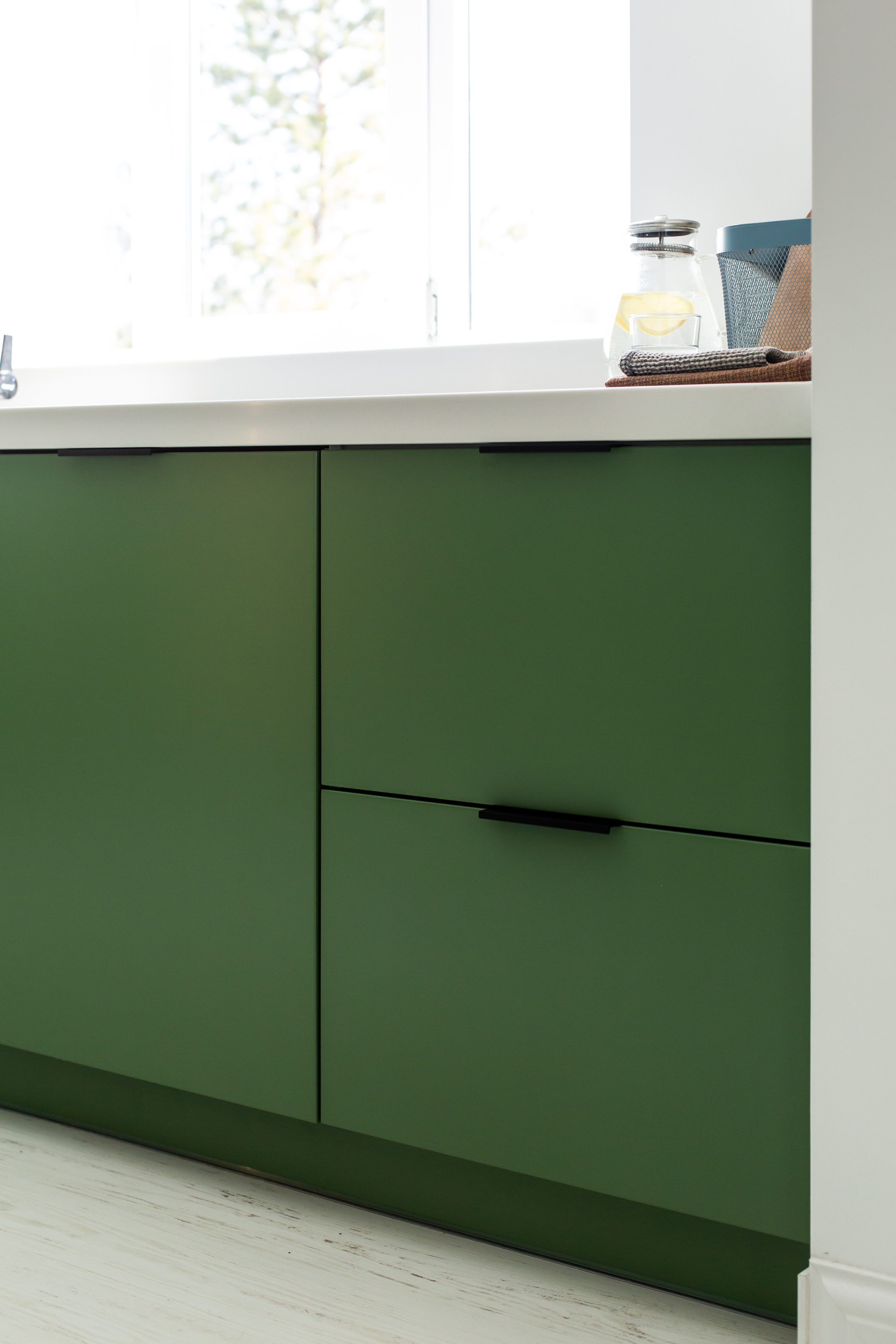 Кухня на заказ в Томске Холмы Village | Мебель Кухни Шкафы заказать. ГУДРУМ — Мебель на заказ в Томске | Кухни | Шкафы | Стулья и Столы