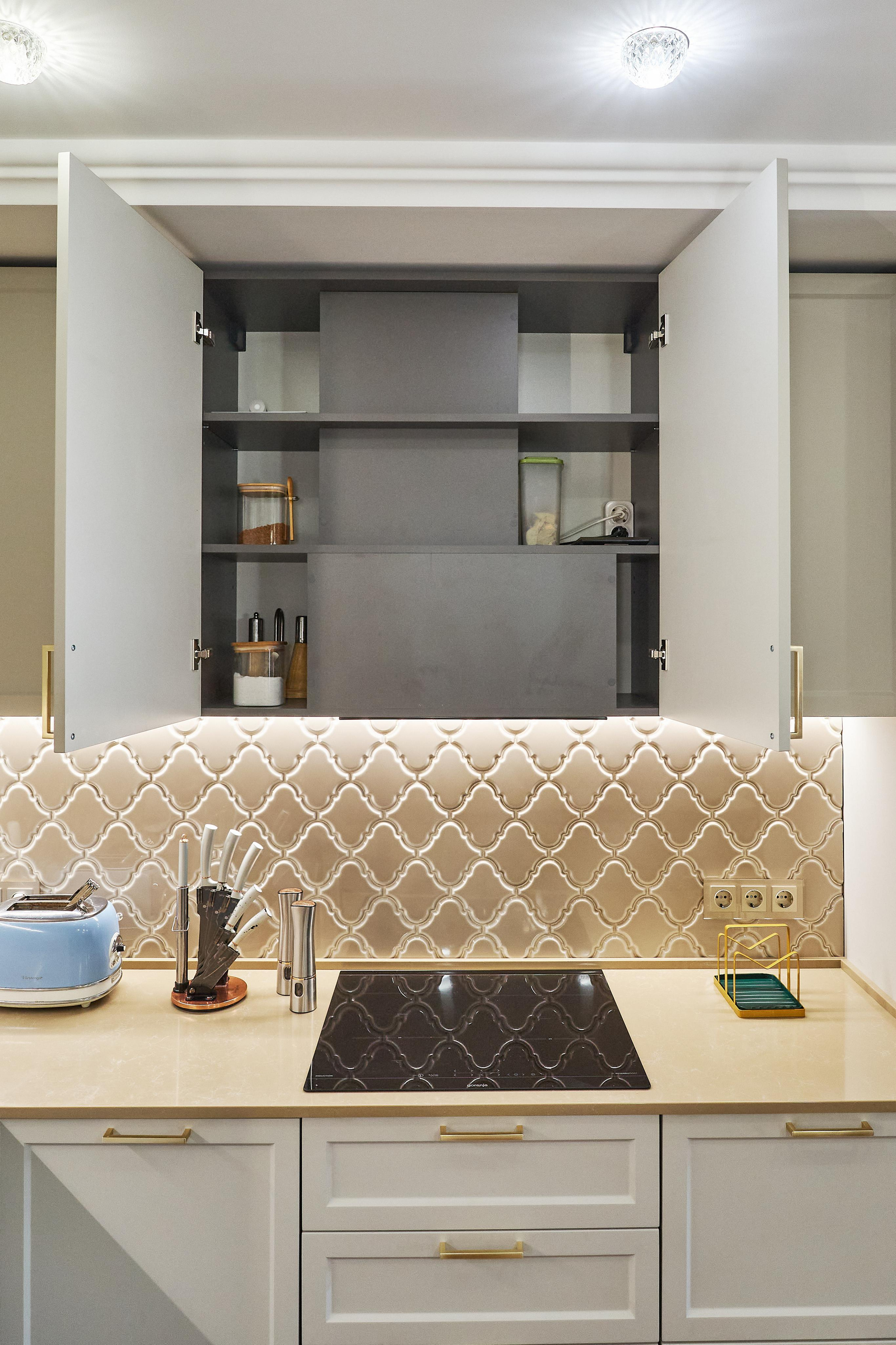 Встроенная вытяжка для мебели по индивидуальному размеру в Томске на заказ. Кухни Шкафы Гардеробные