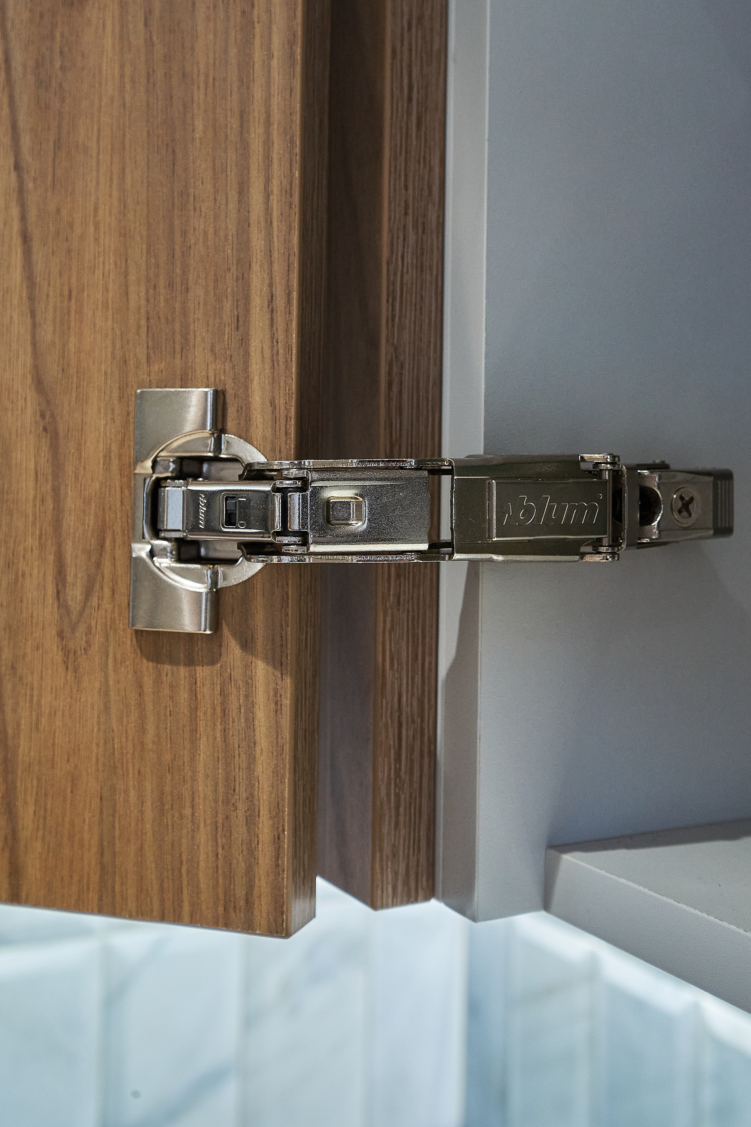 Кухня на заказ на ул.Красноармейская Томск по индивидуальному размеру. ГУДРУМ — Мебель на заказ в Томске | Кухни | Шкафы | Стулья и Столы